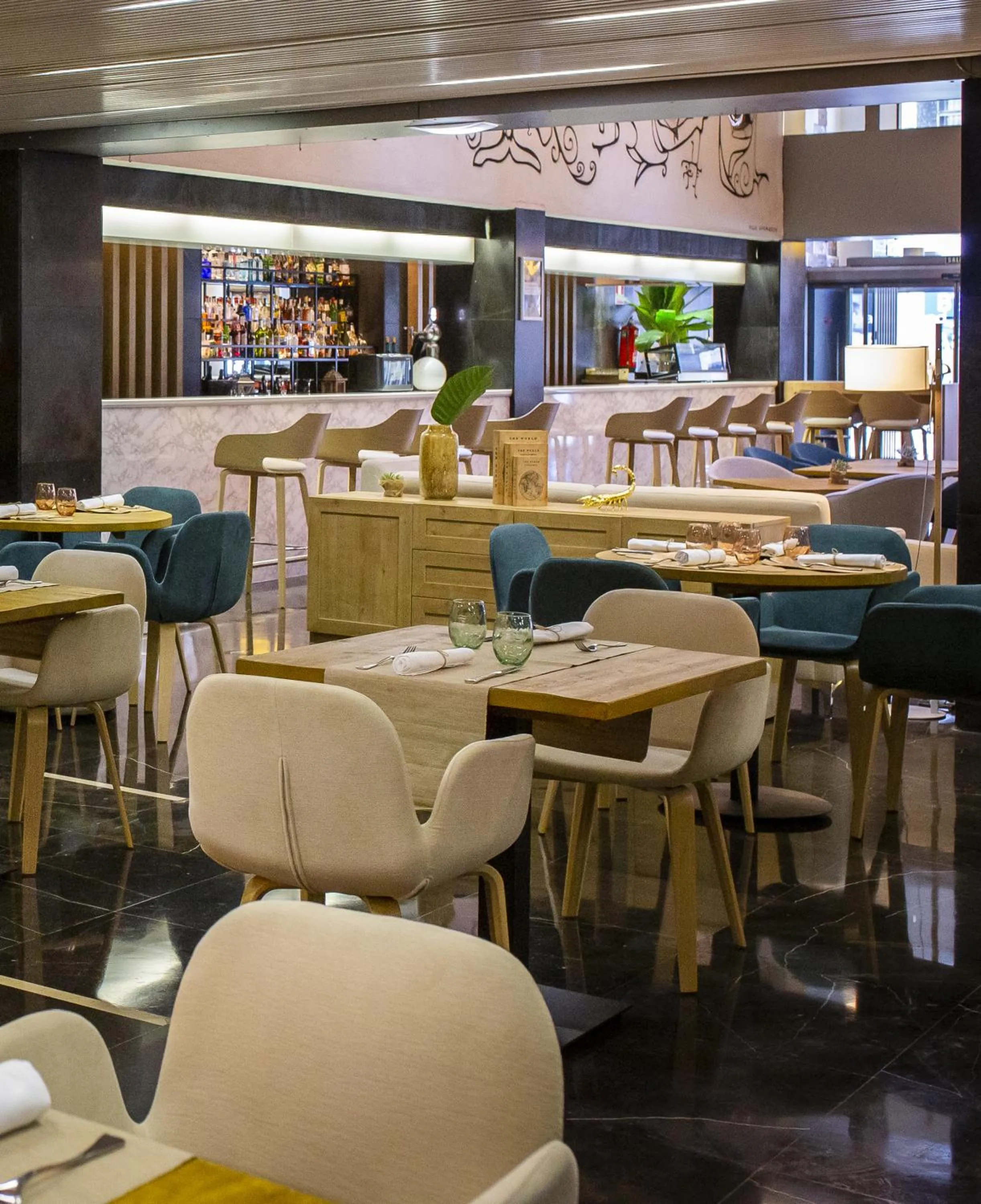 Restaurant/places to eat in Vincci Zaragoza Zentro