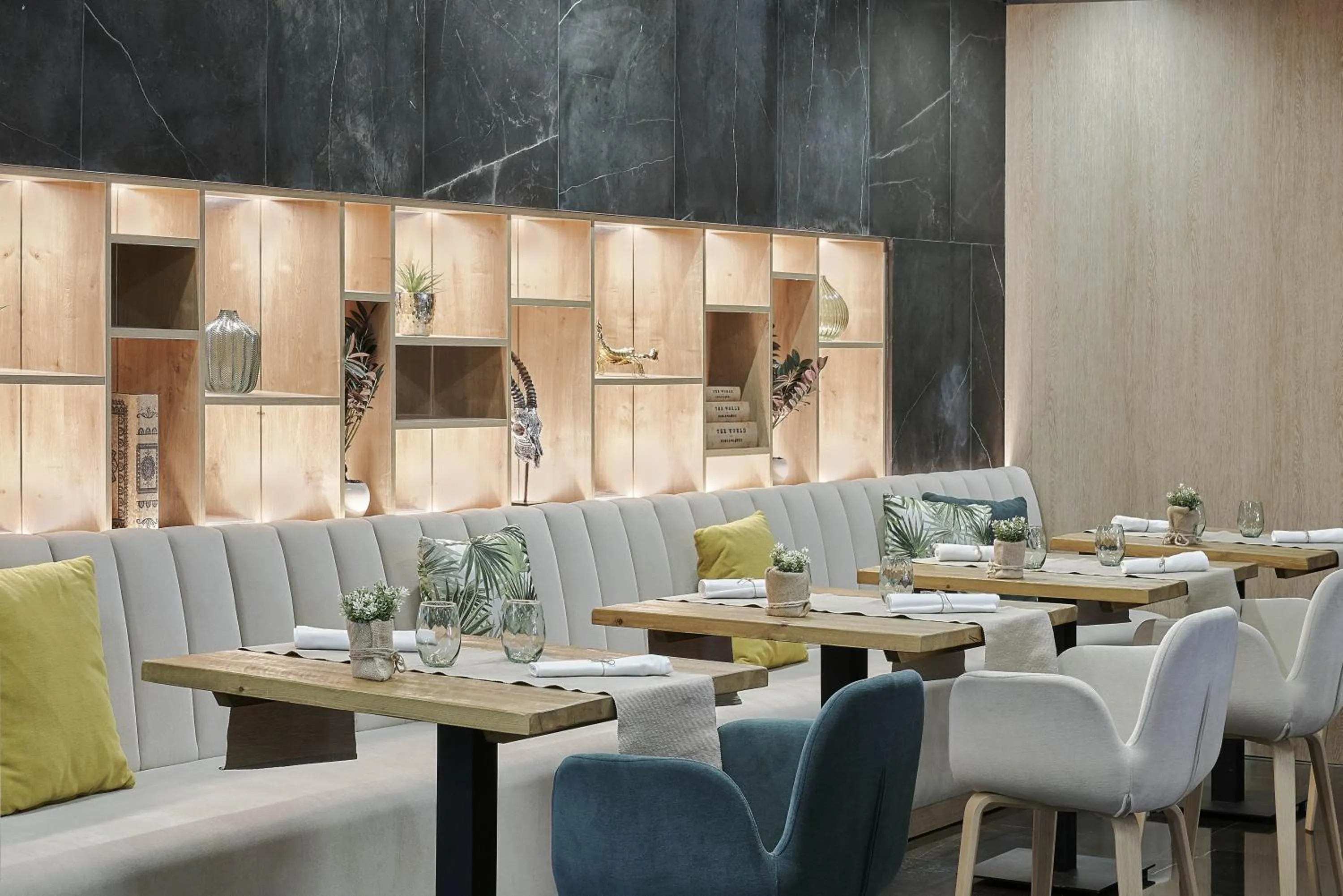 Restaurant/places to eat in Vincci Zaragoza Zentro