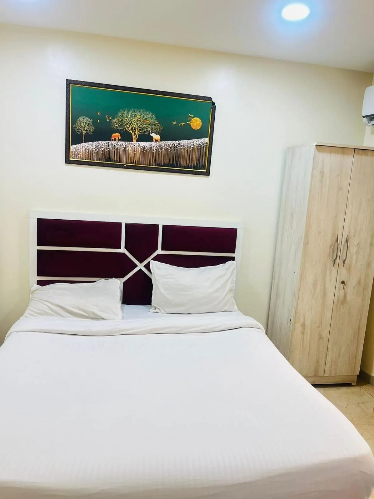 Bedroom in Hotel VYS INN