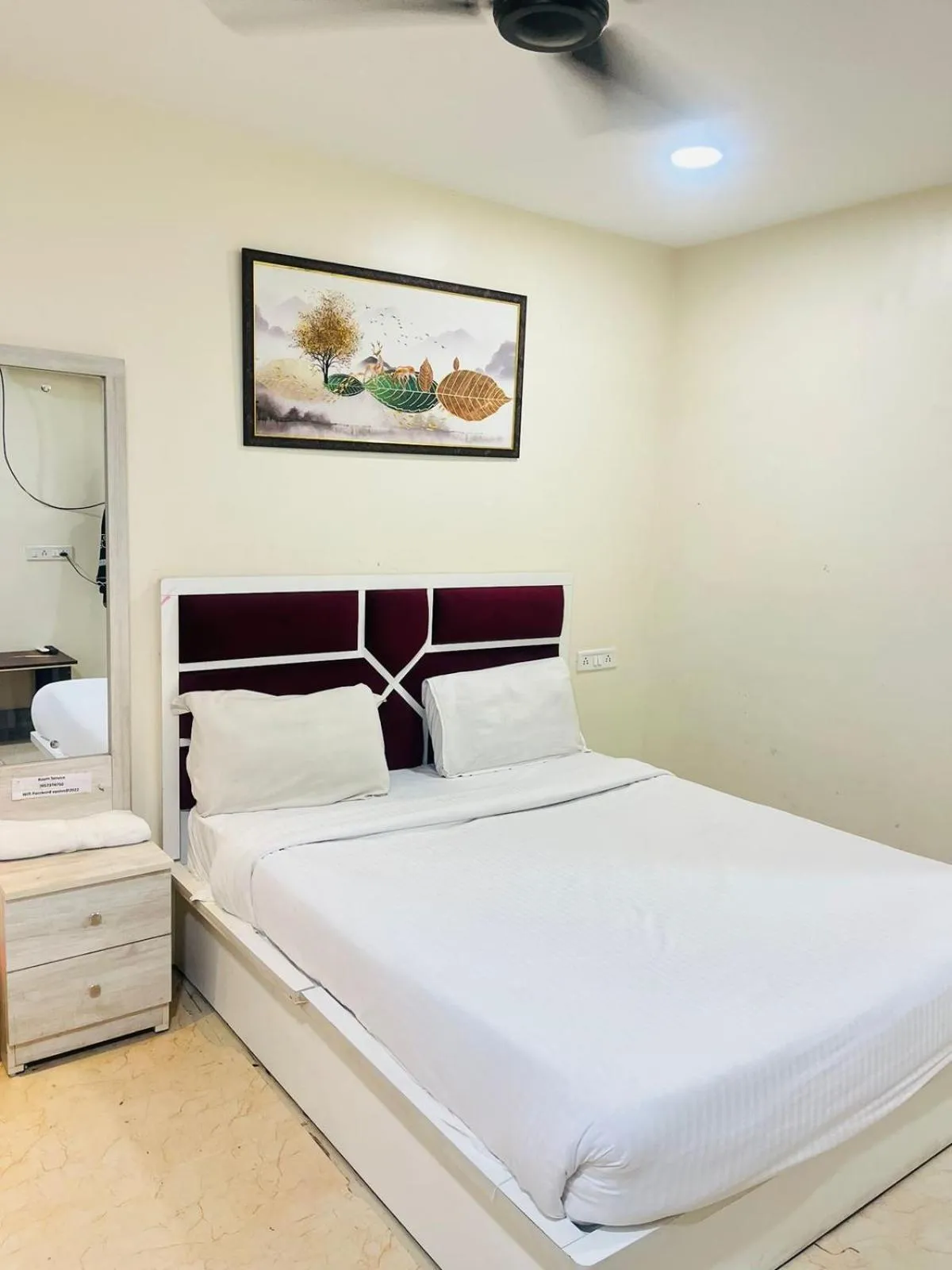 Bedroom in Hotel VYS INN