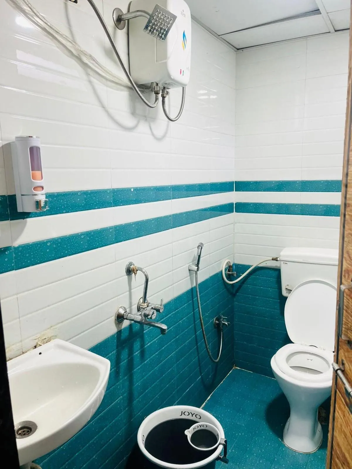 Bathroom in Hotel VYS INN