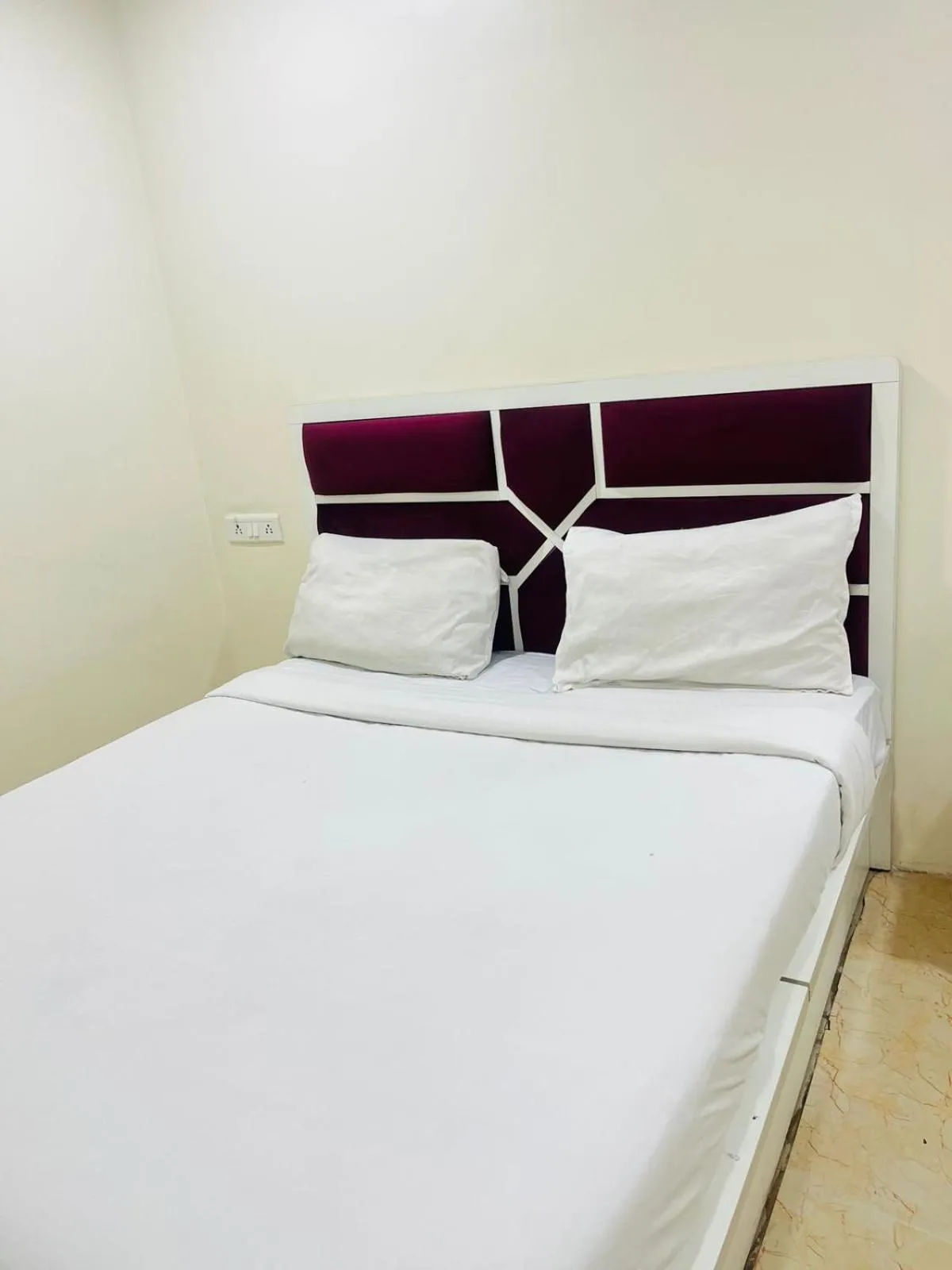 Bedroom in Hotel VYS INN