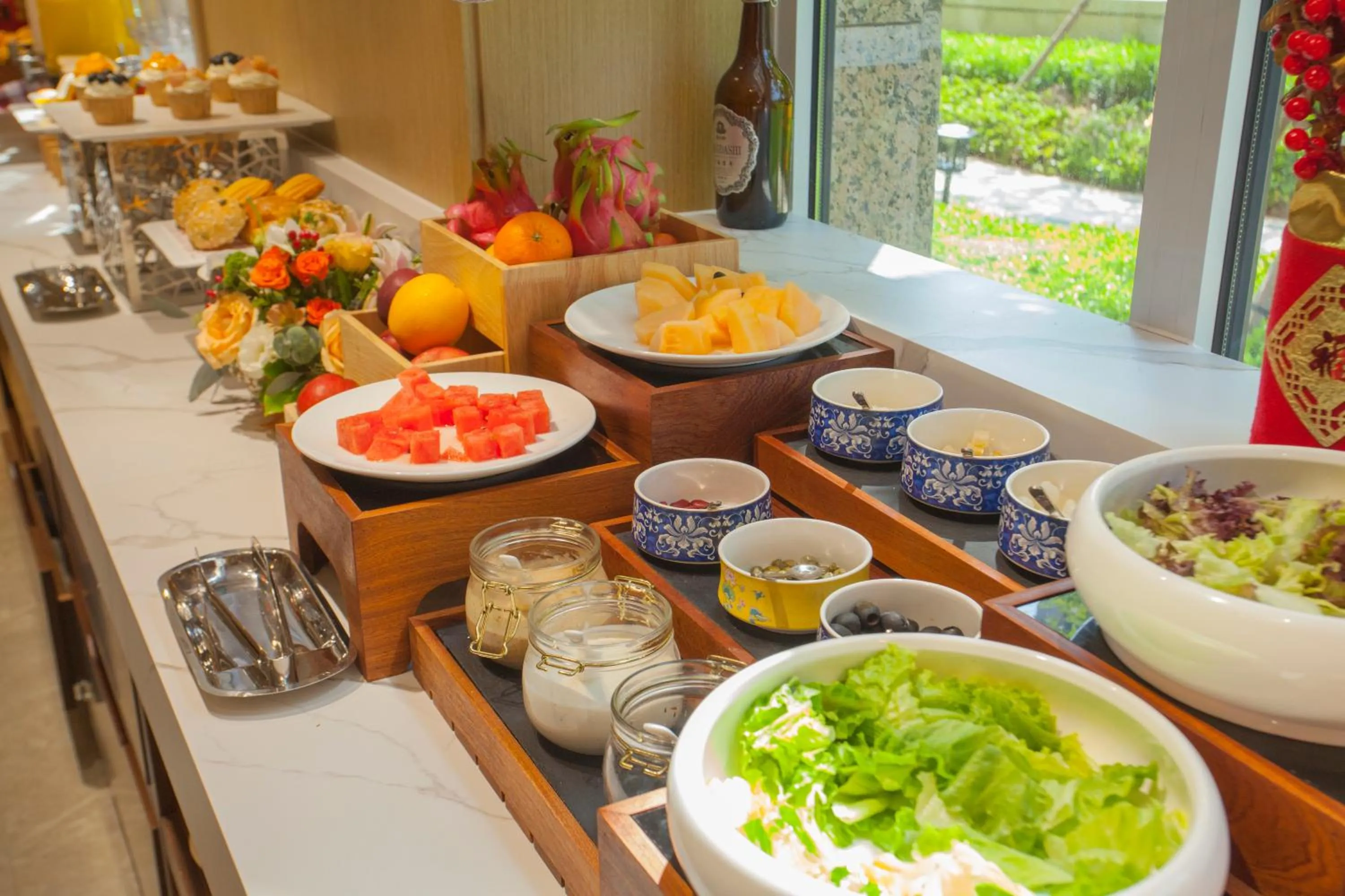 Restaurant/places to eat in Joy Fall Hotel