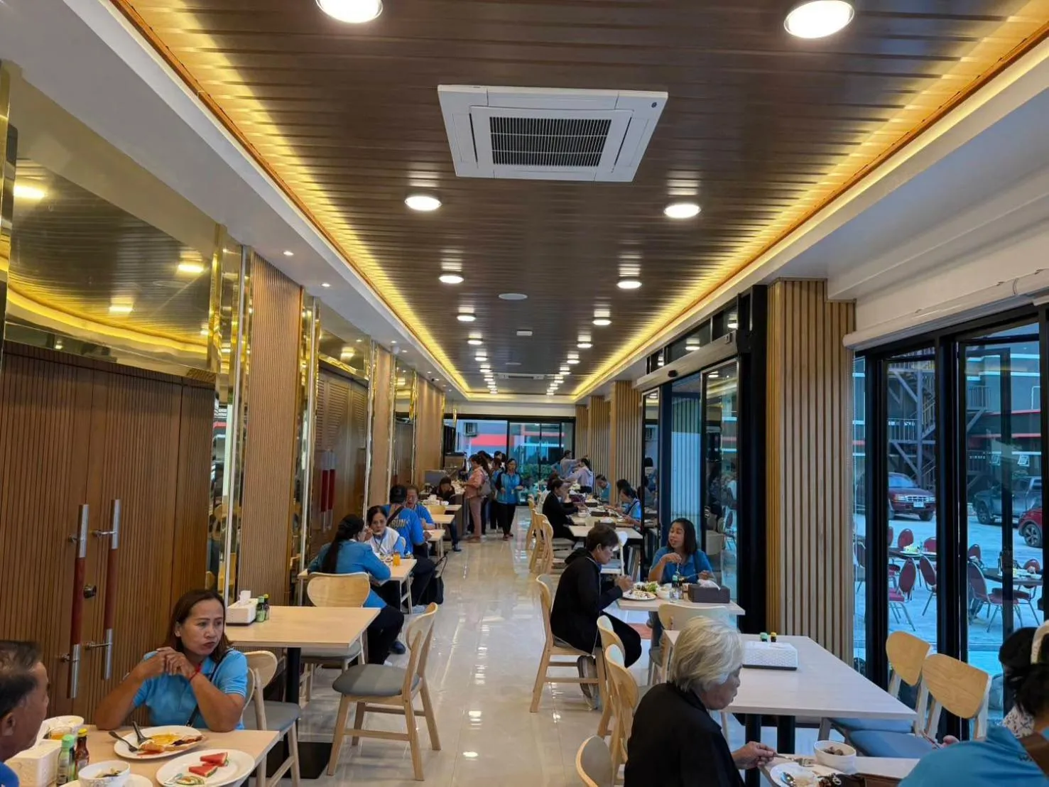 Restaurant/places to eat in PT Grand Hotel