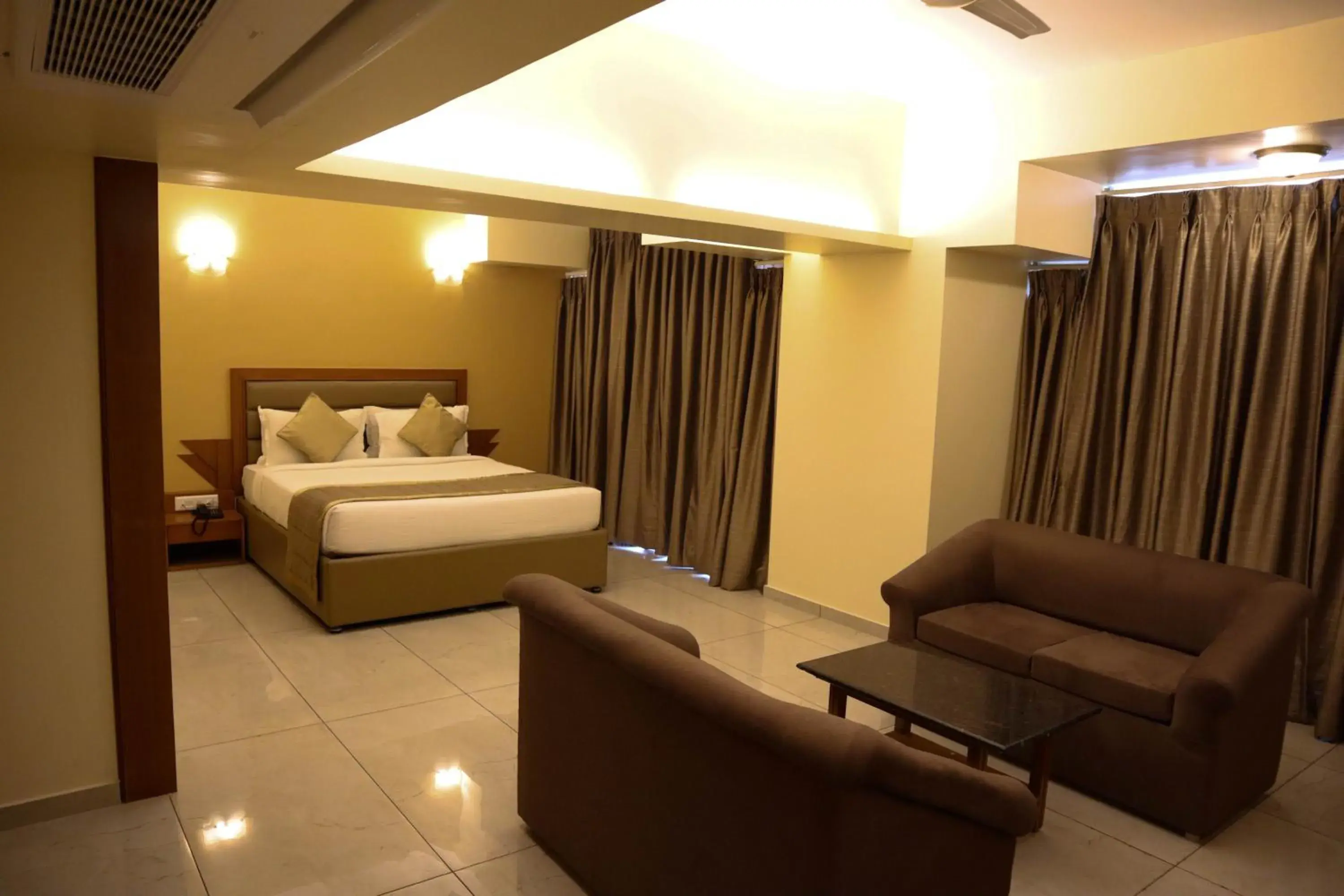 Suite in HOTEL SALEM CASTLE Suite in HOTEL SALEM CASTLE