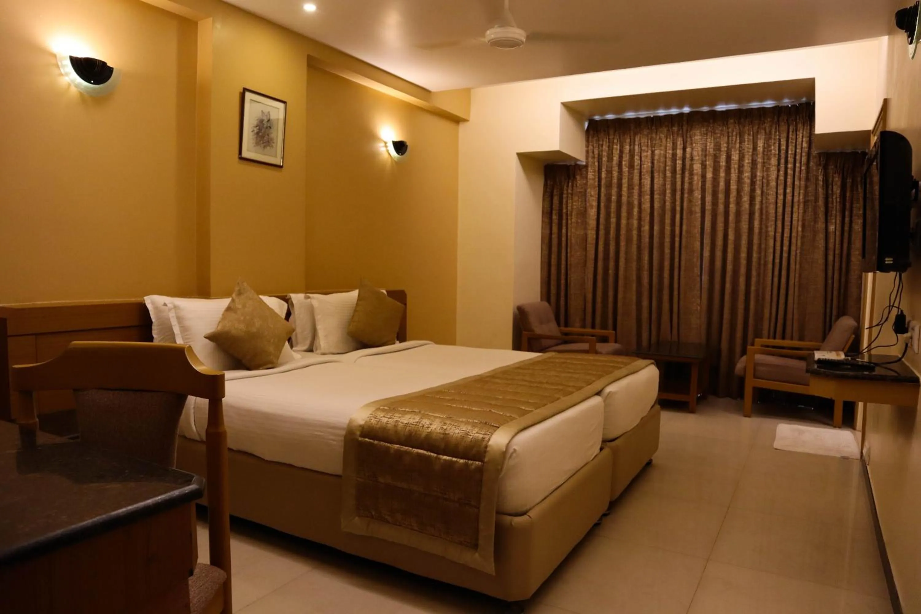 Bed in HOTEL SALEM CASTLE