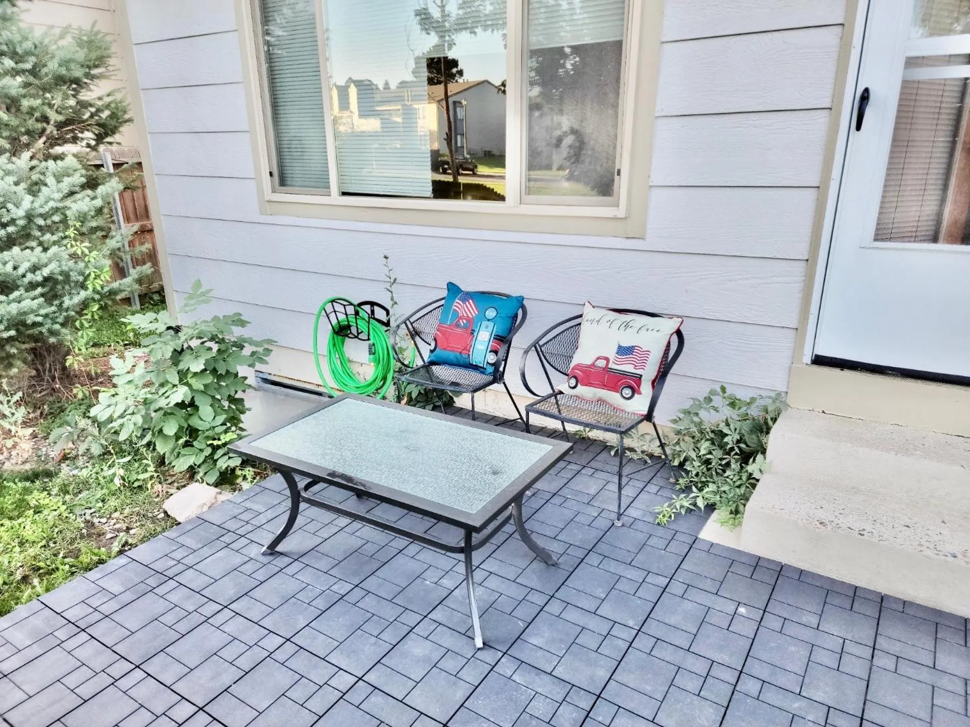 Patio in 3br home 2br unit close to USAFA with fireplace