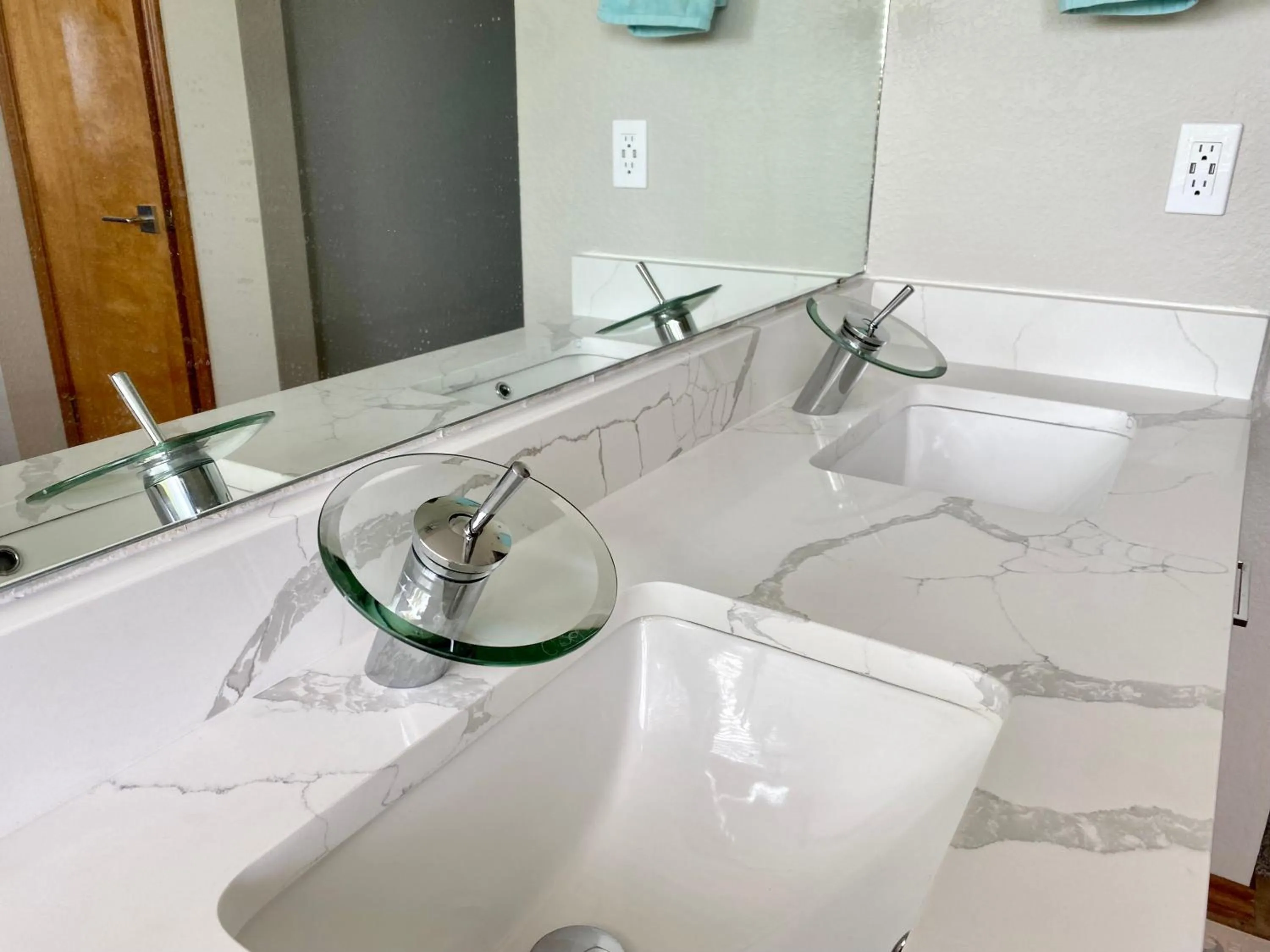 Bathroom in 3br home 2br unit close to USAFA with fireplace