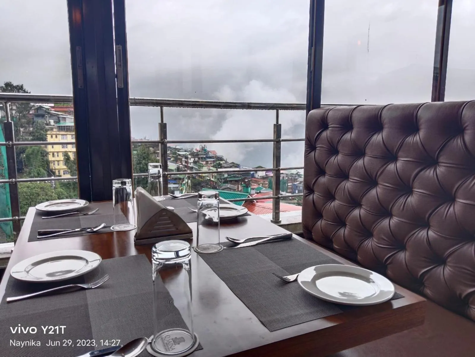 Restaurant/places to eat in Q SAINA THE COSMOS