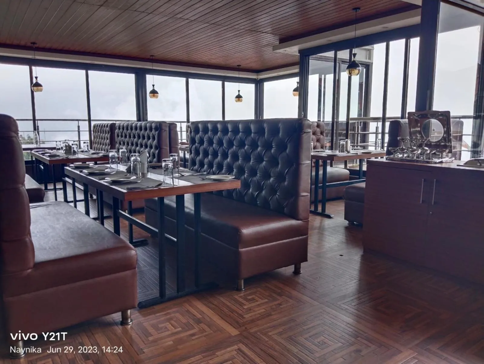 Restaurant/places to eat in Q SAINA THE COSMOS