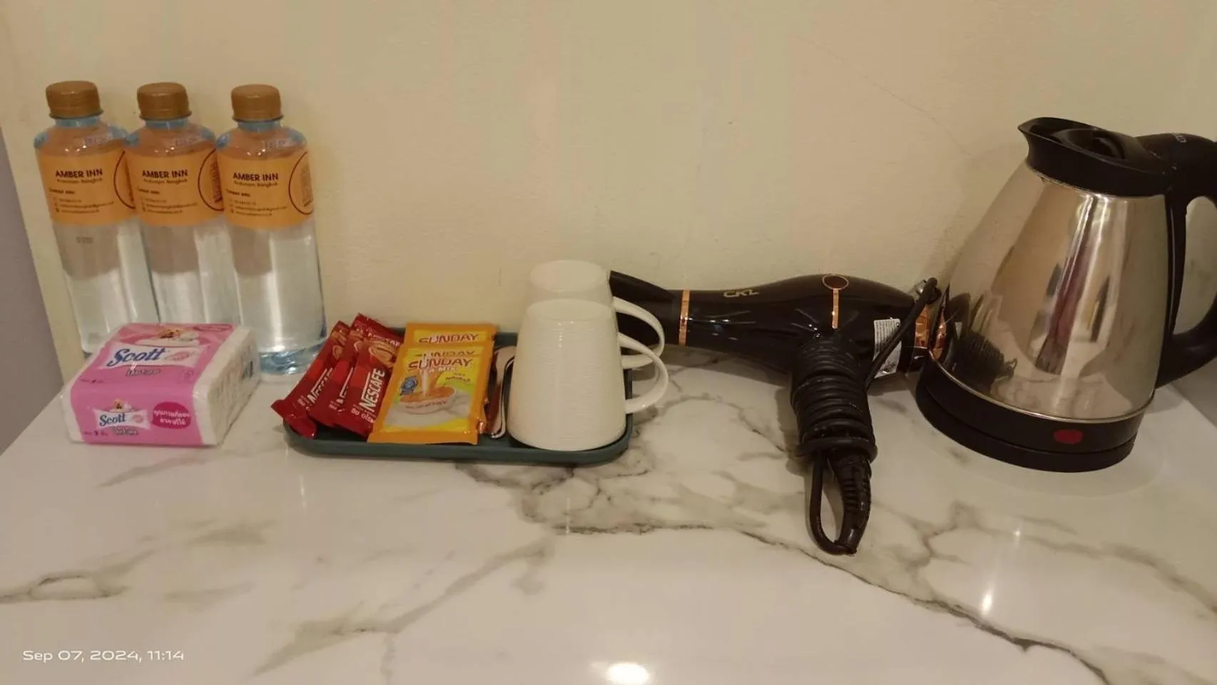 Coffee/tea facilities in Amber Inn