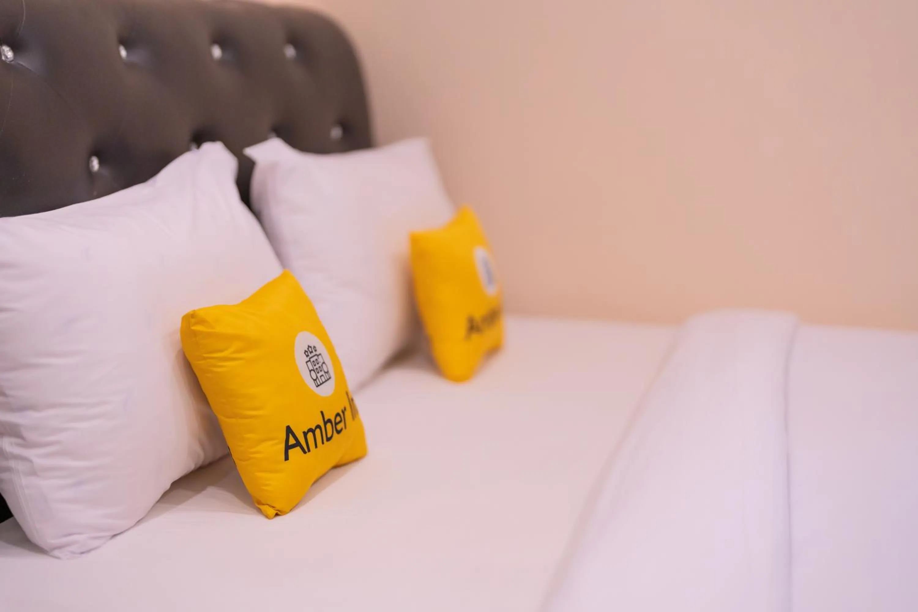 Bedroom, Bed in Amber Inn