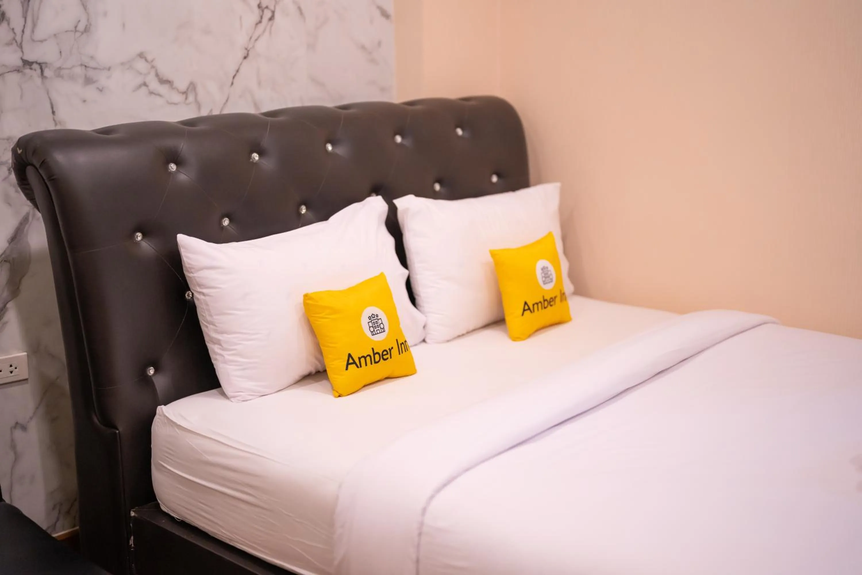 Bedroom, Bed in Amber Inn