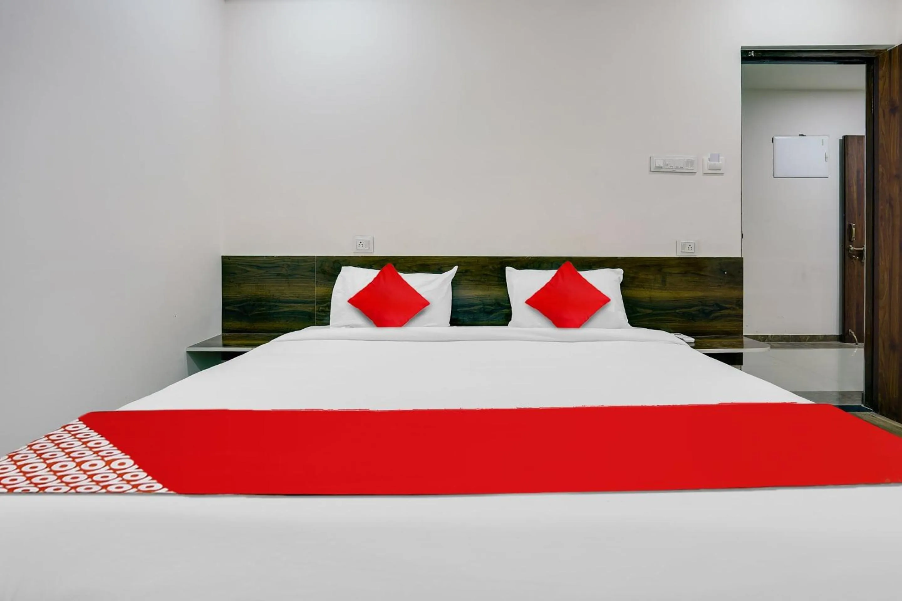 Bedroom, Bed in Hotel O White Villa