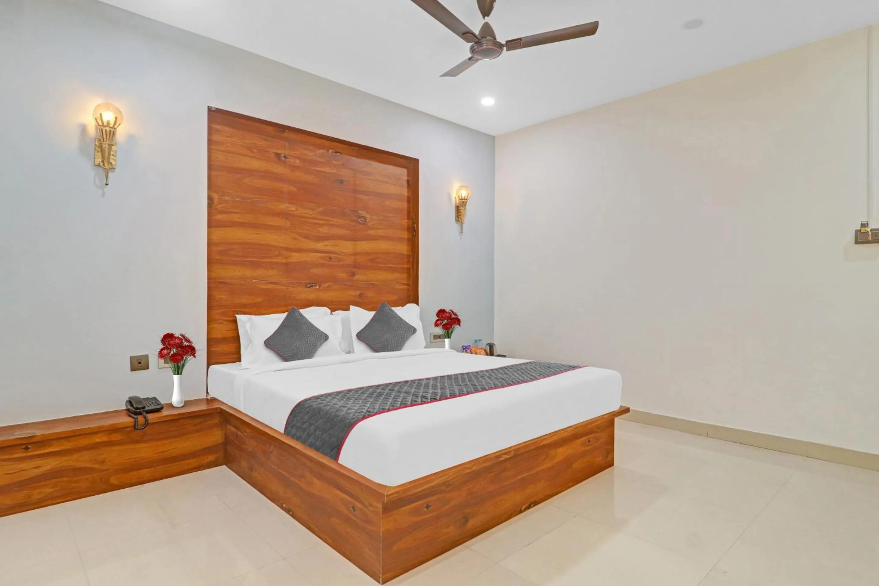 Bedroom, Bed in Super Townhouse Rcc Pride