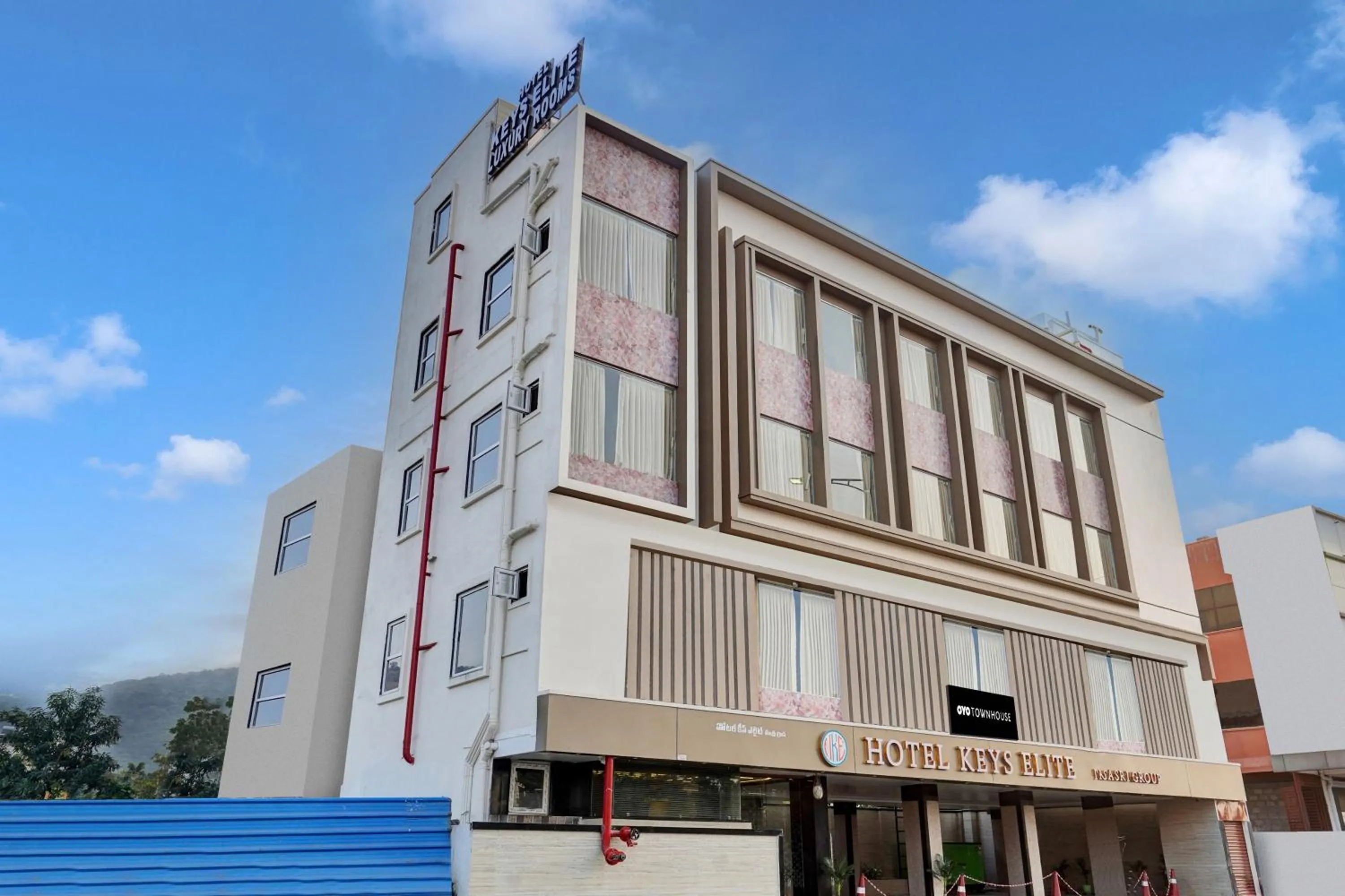 Facade/entrance in Super Collection O KEYS ELITE