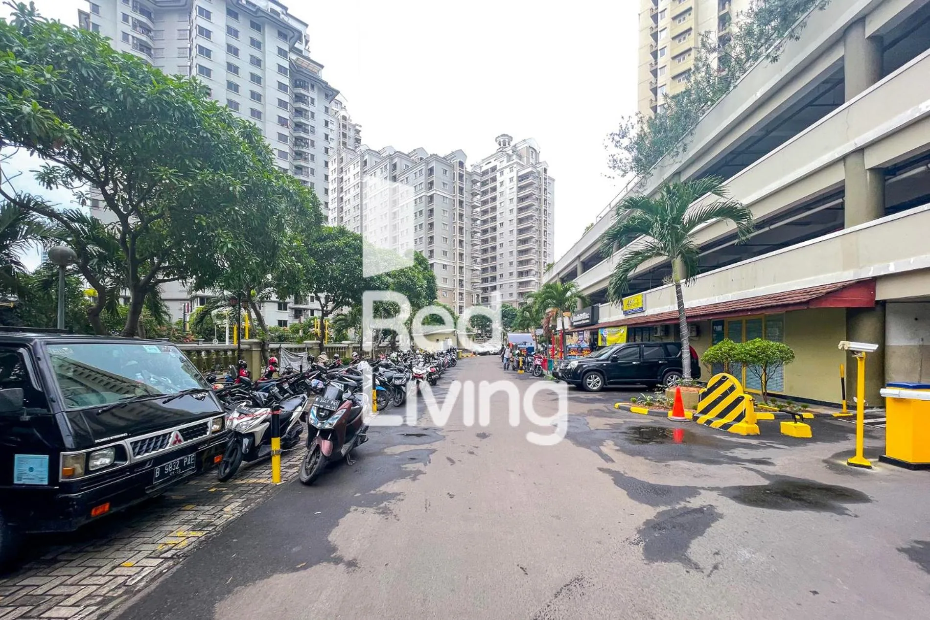 Property building in RedLiving Apartemen Mediterania Palace - Meditrans Property Tower B