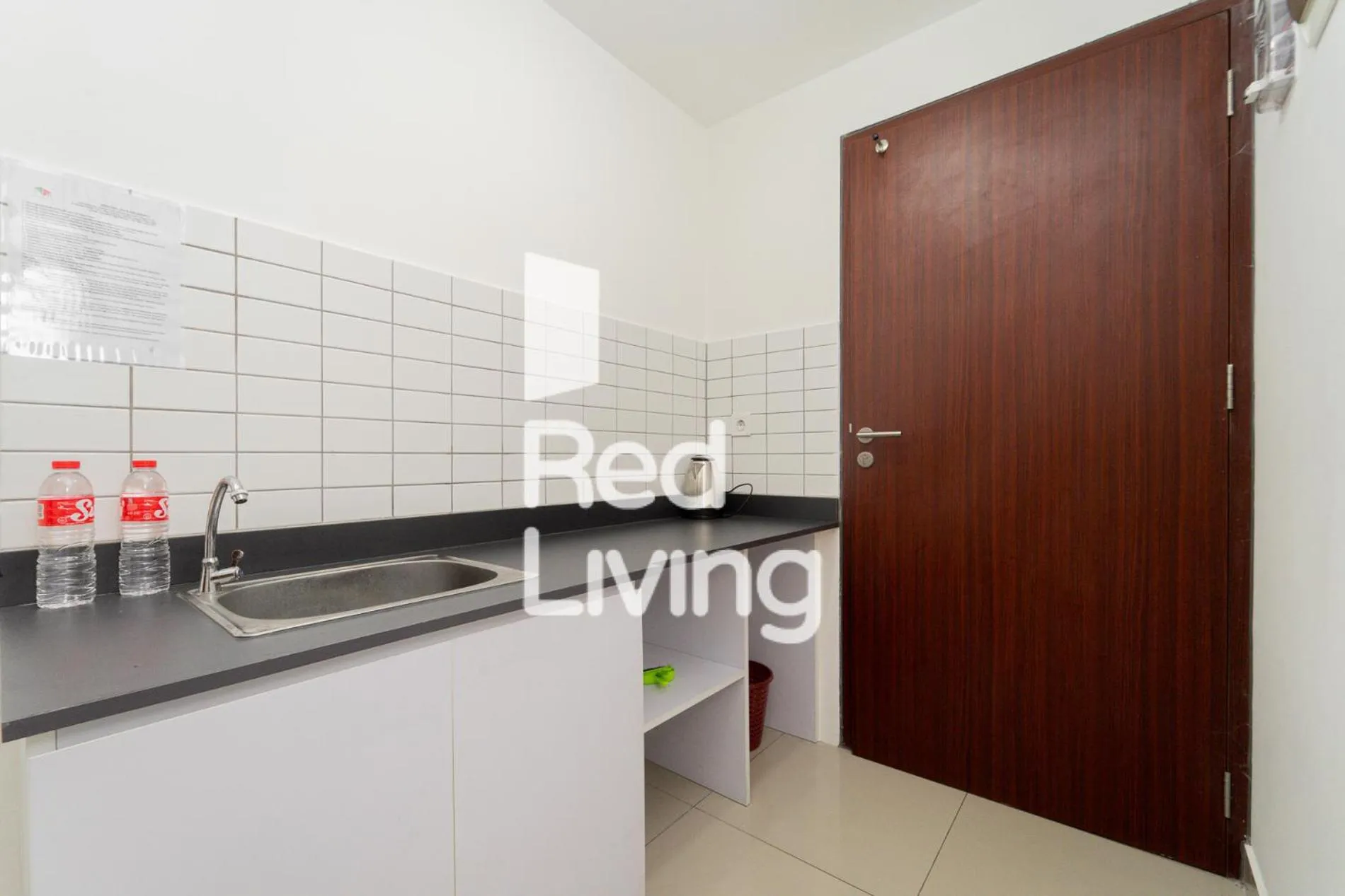 kitchen in RedLiving Apartemen Sayana - Sentra Jaya