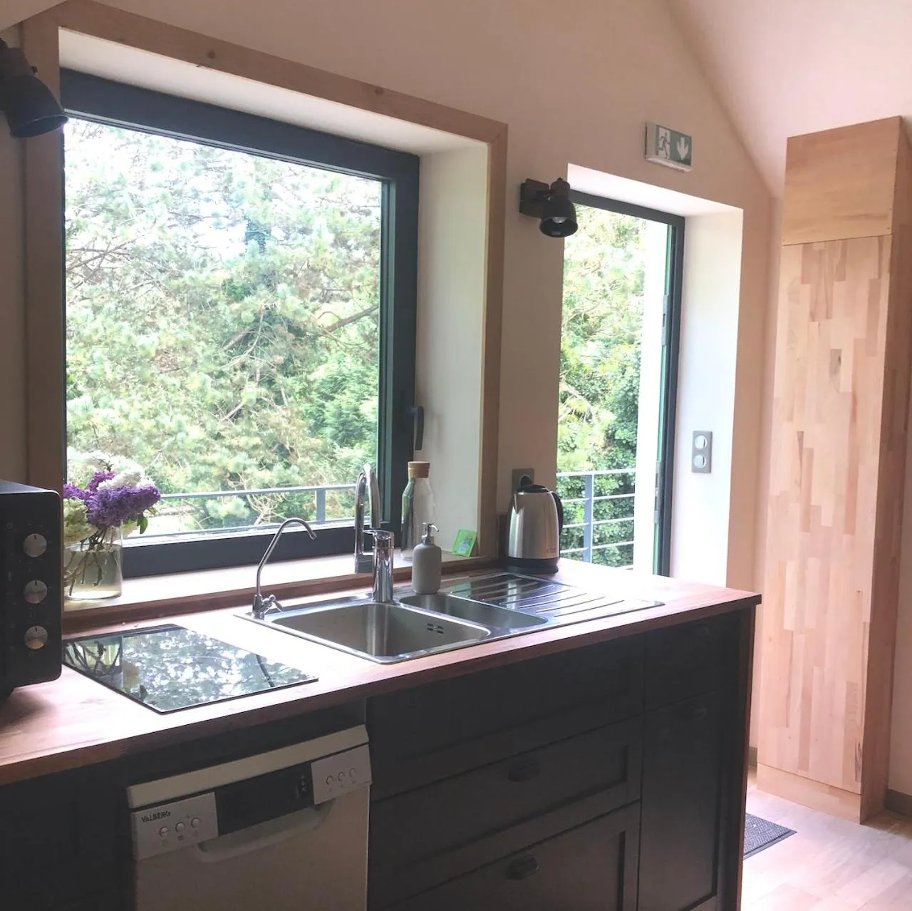 Kitchen or kitchenette in Fleurs de lin