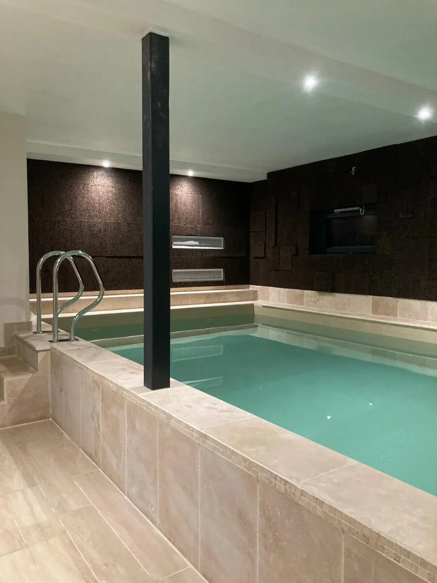 Deluxe Double or Twin Room in Fleurs de lin Deluxe Double or Twin Room in Fleurs de lin