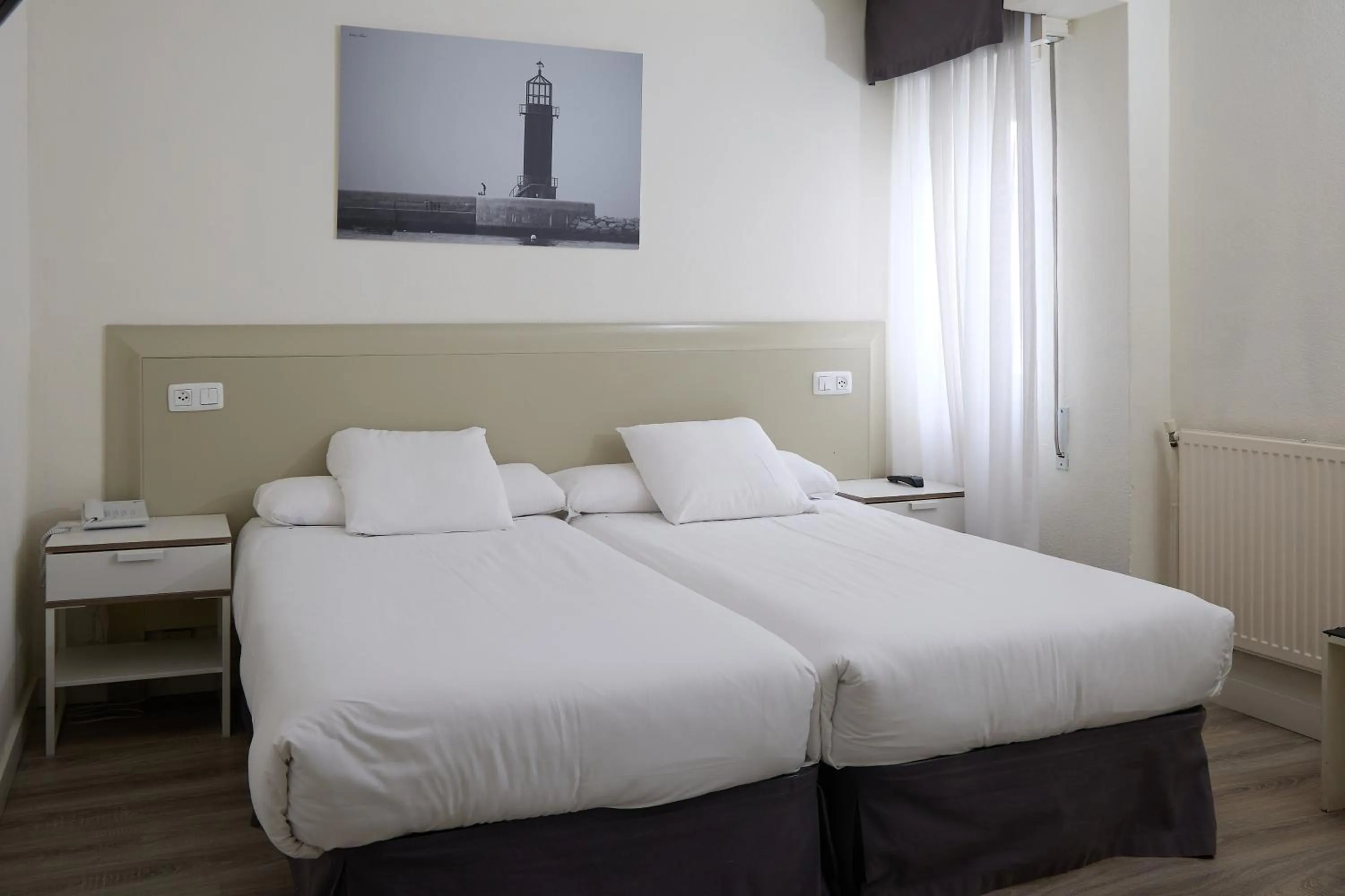 Bedroom, Bed in Hotel Vigo Plaza