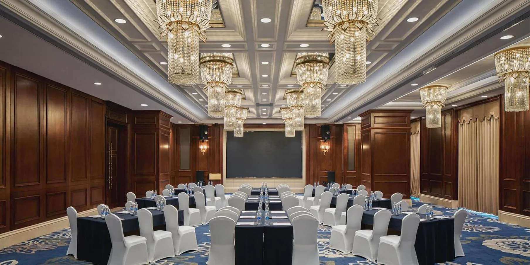 Banquet/Function facilities in Crowne Plaza Dongying by IHG