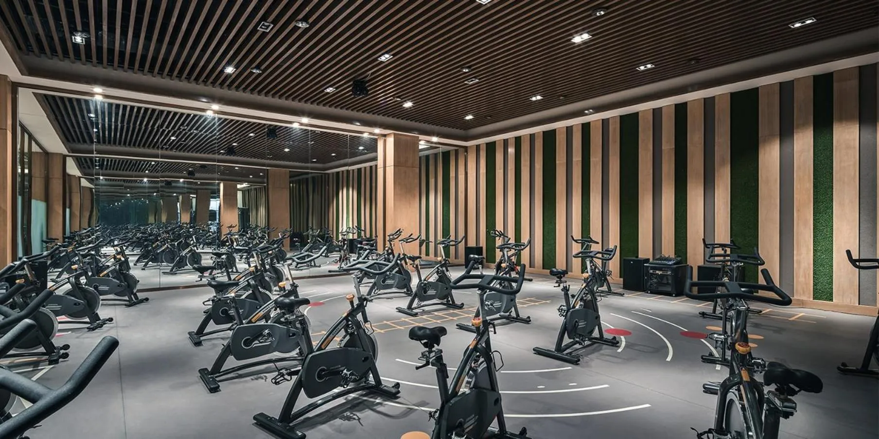 Fitness centre/facilities in Crowne Plaza Dongying by IHG
