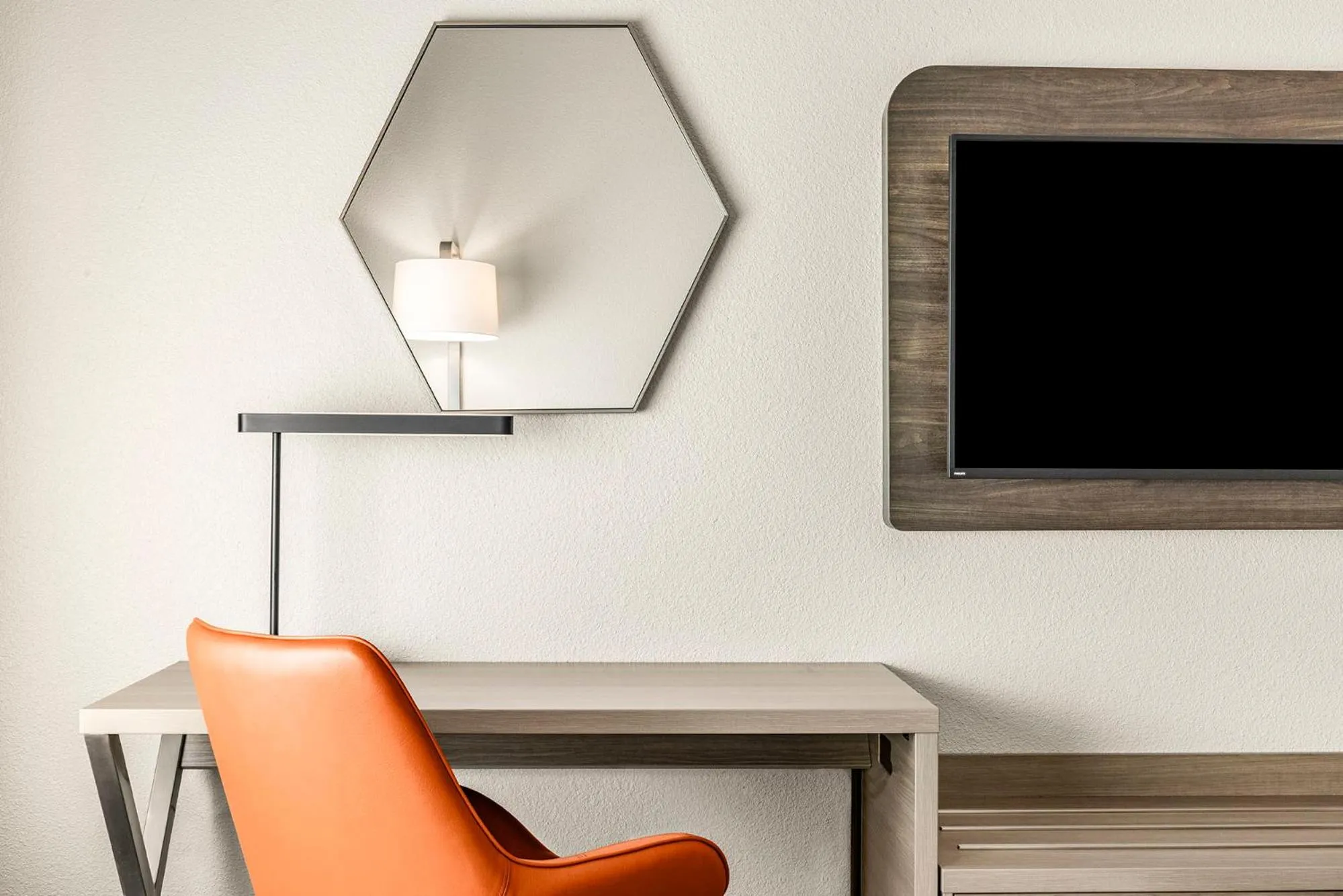 TV and multimedia in Holiday Inn Express & Suites - Phoenix West - Tolleson