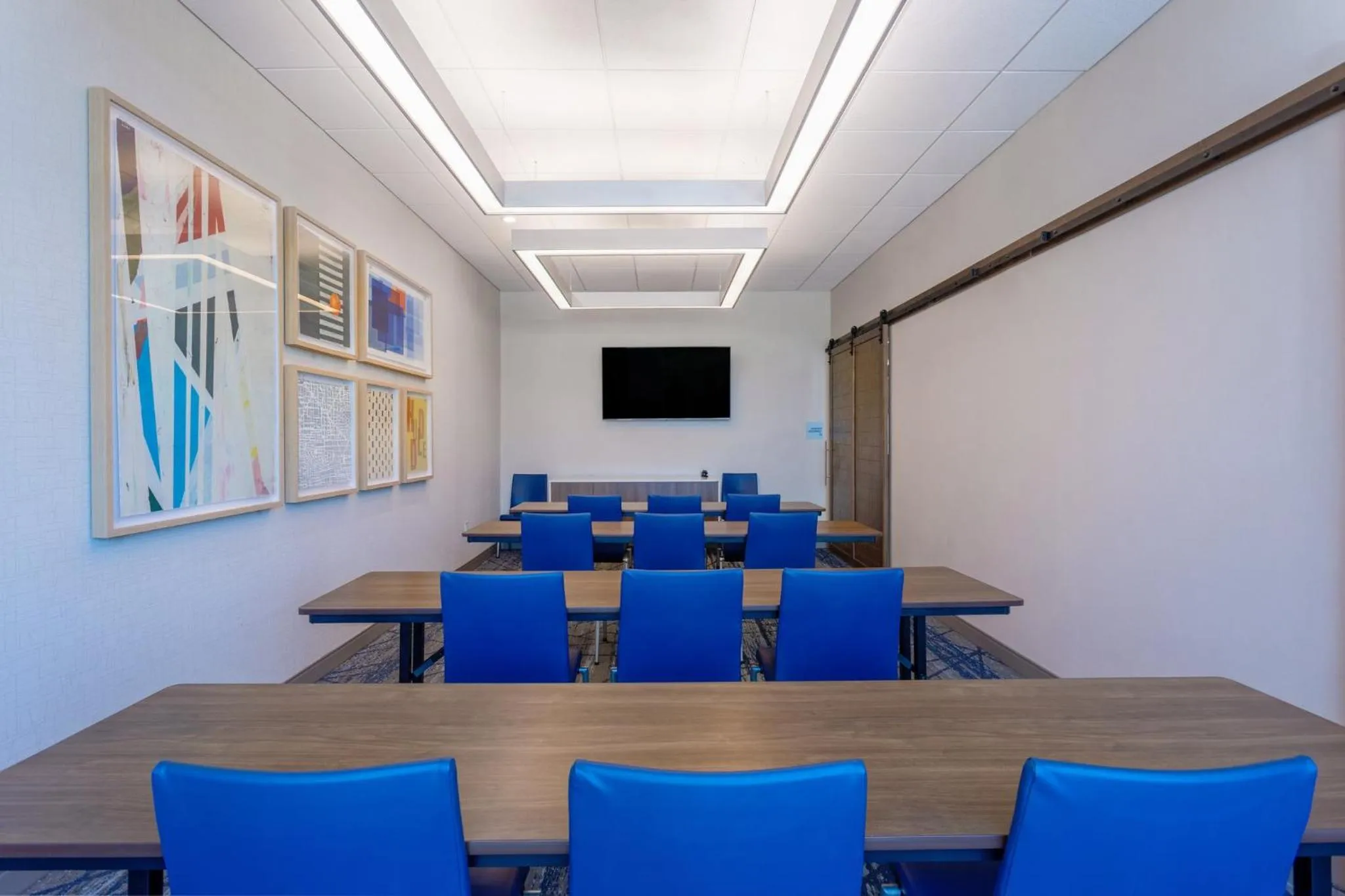 Meeting/conference room in Holiday Inn Express - Starke by IHG