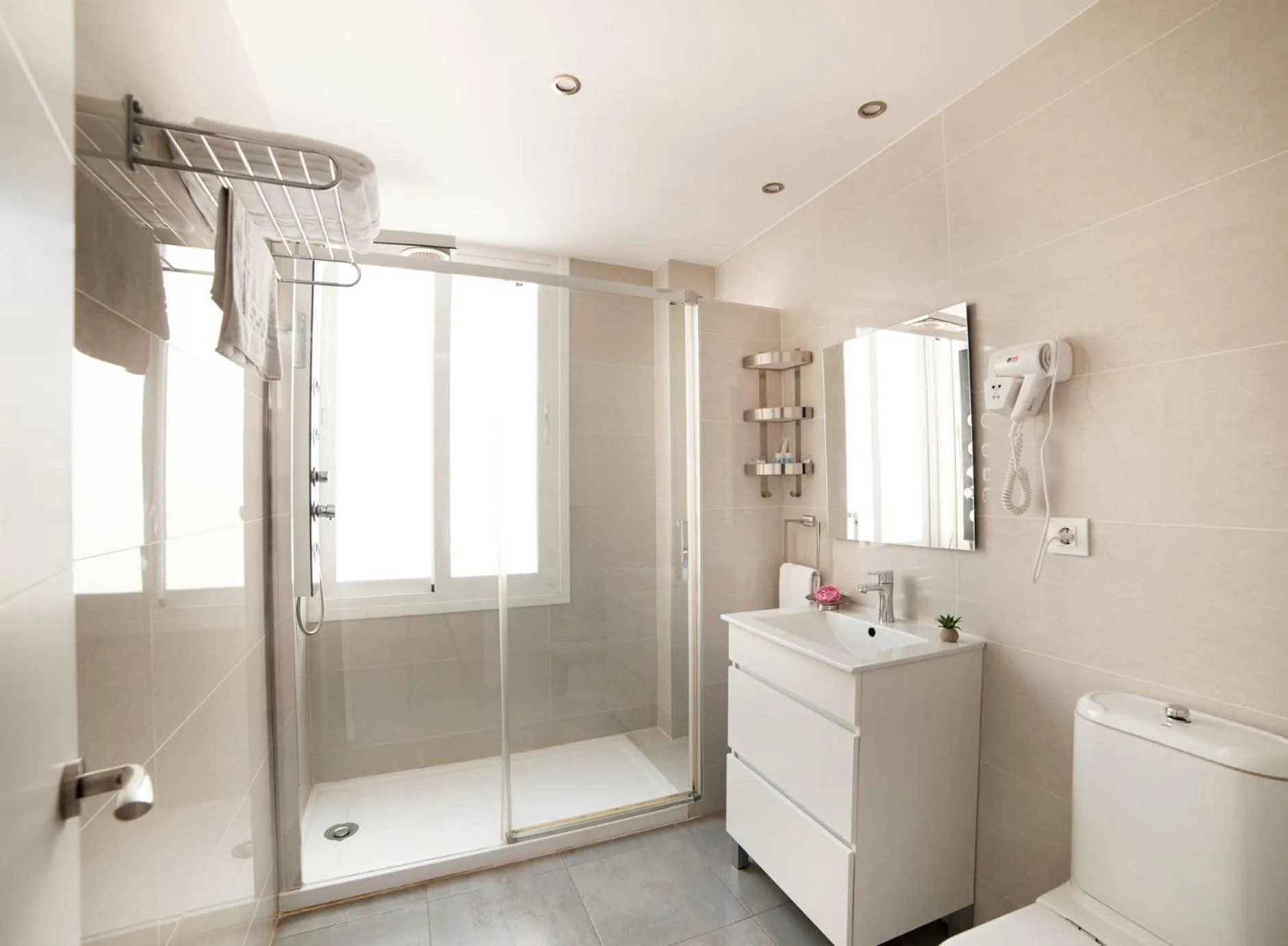 Shower in Hoteles del Sur