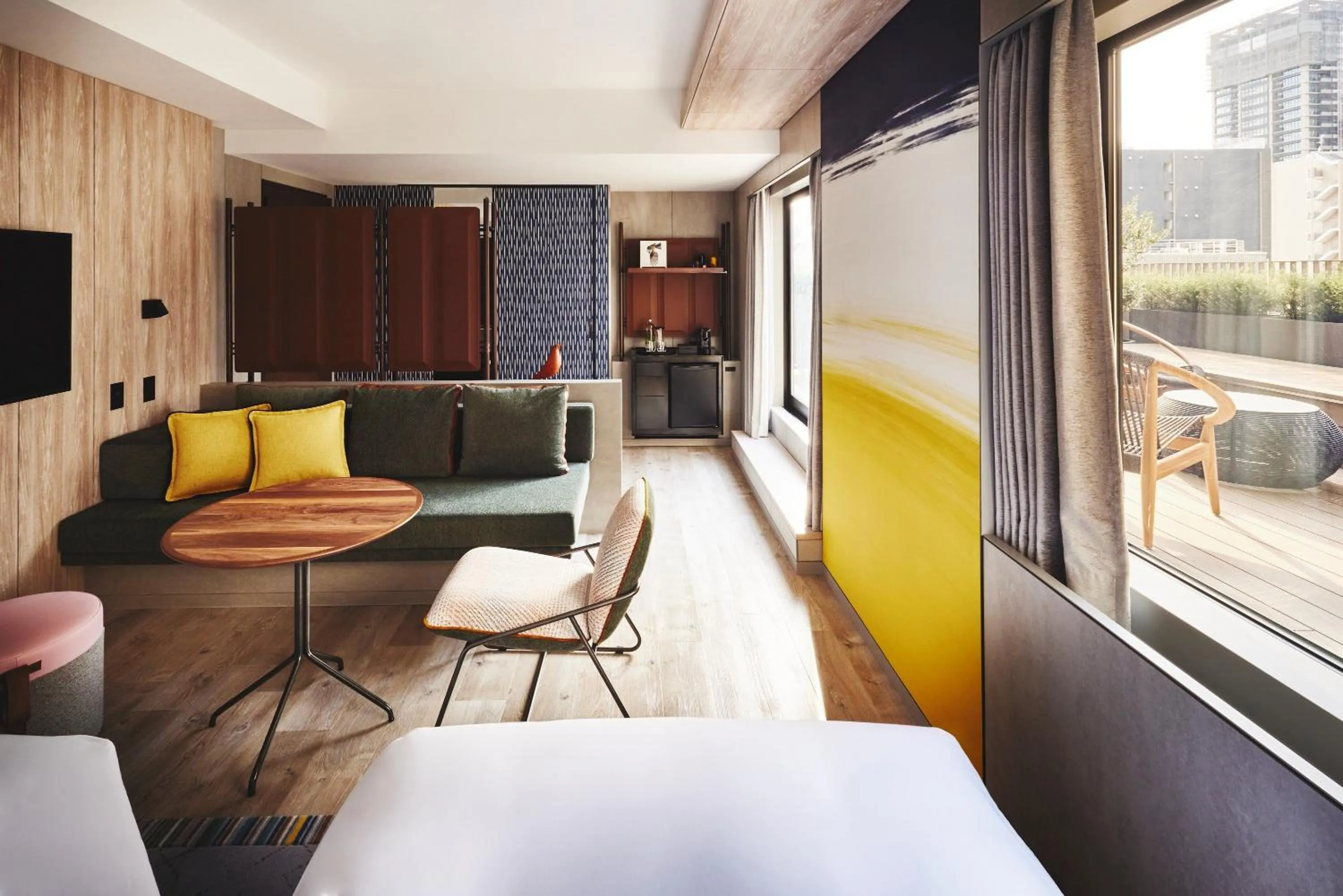 Photo of the whole room in voco Osaka Central by IHG