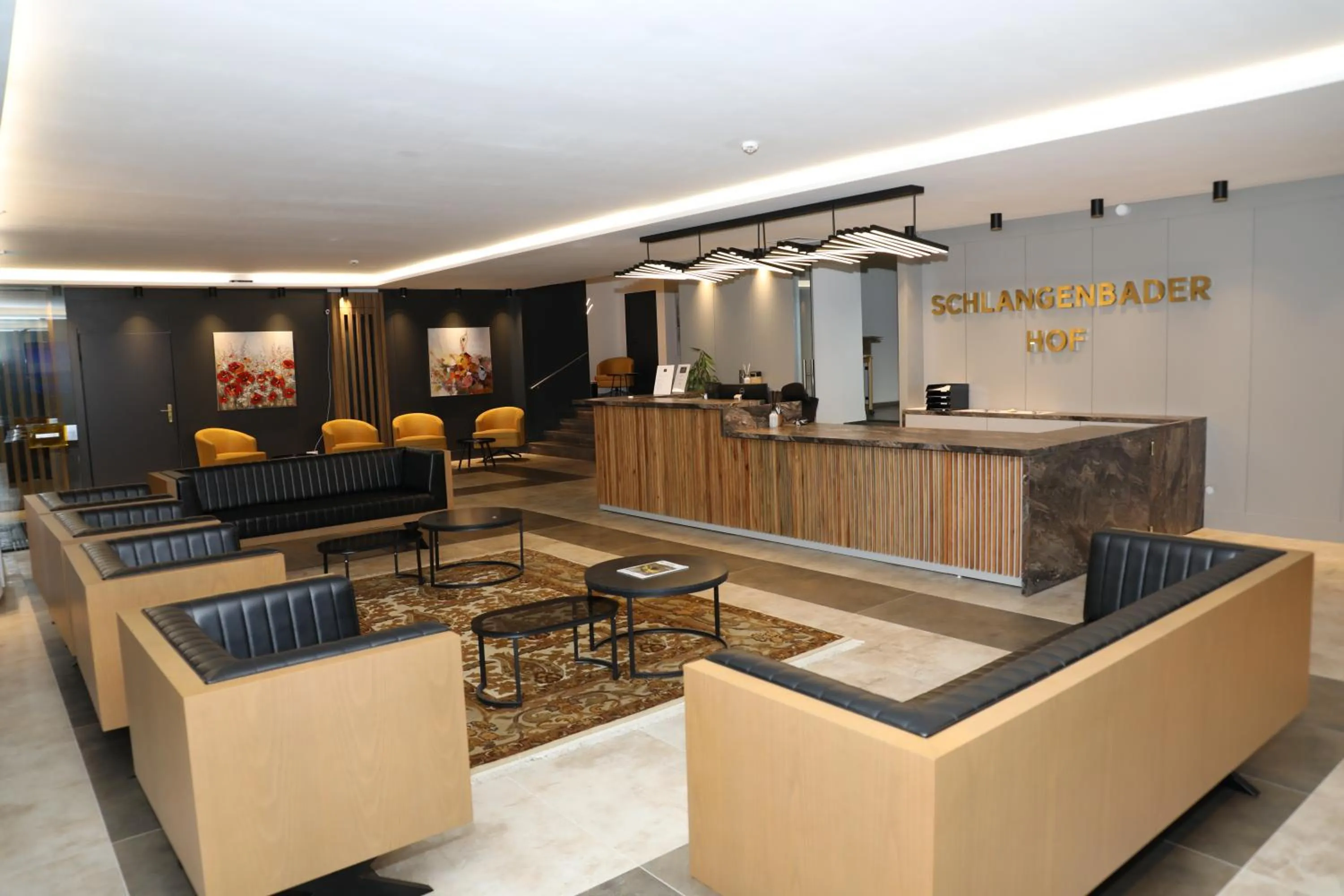 Lobby or reception in Hotel Schlangenbader Hof