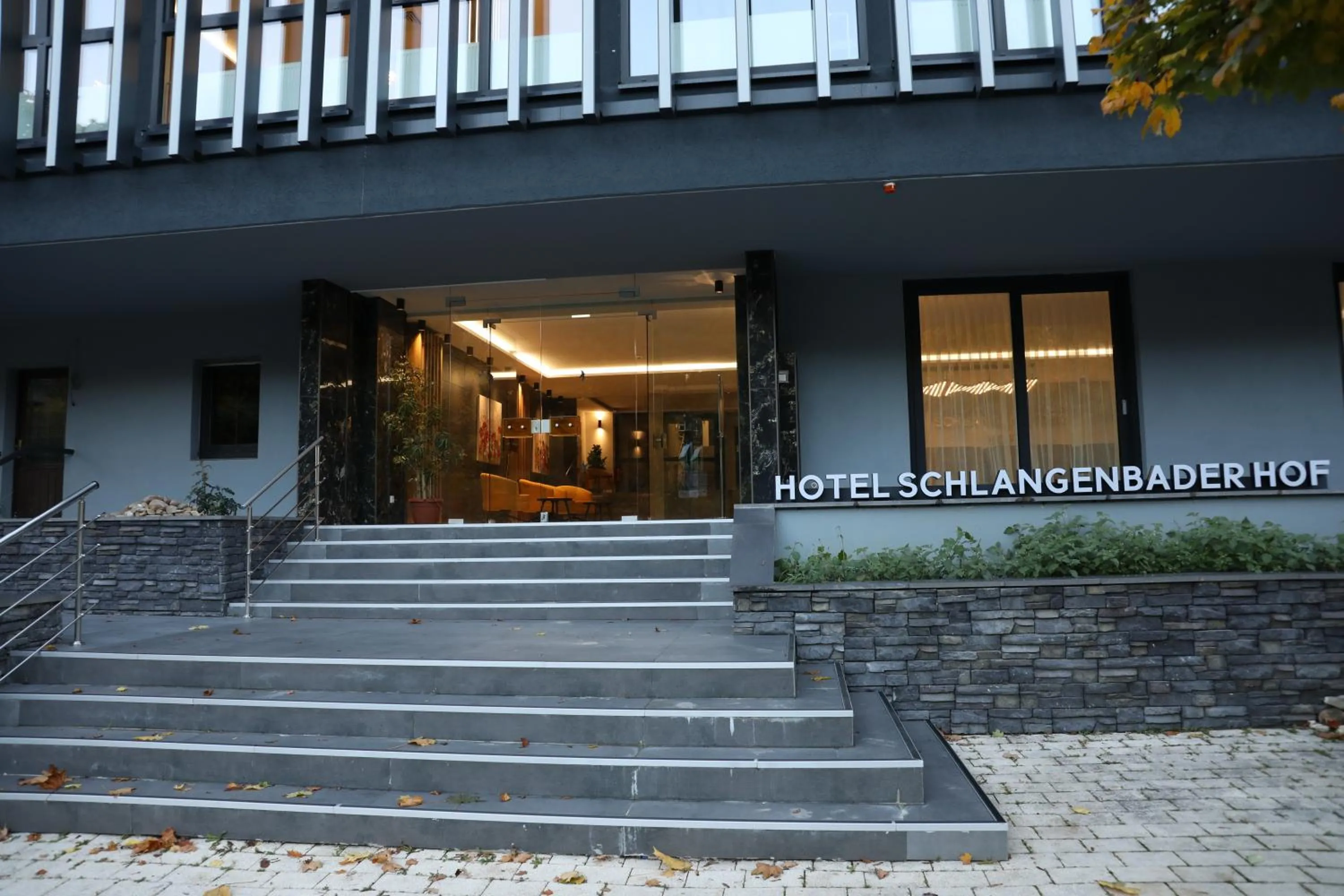 Facade/entrance in Hotel Schlangenbader Hof