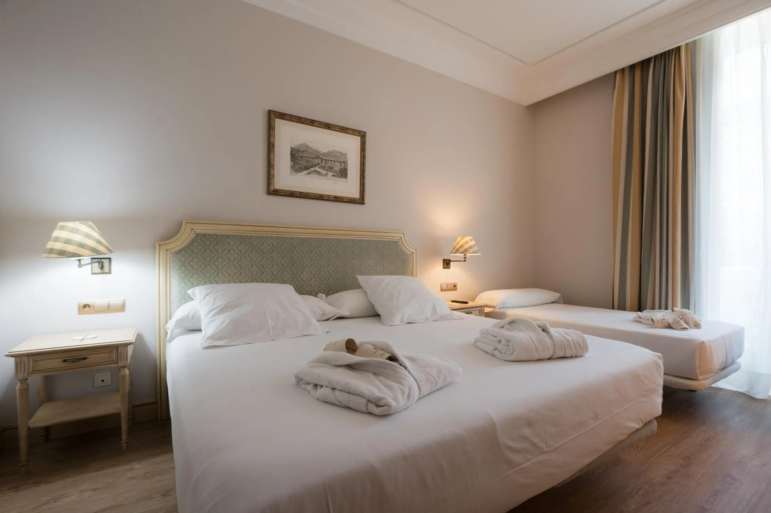 Photo of the whole room, Bed in Castilla Termal Solares