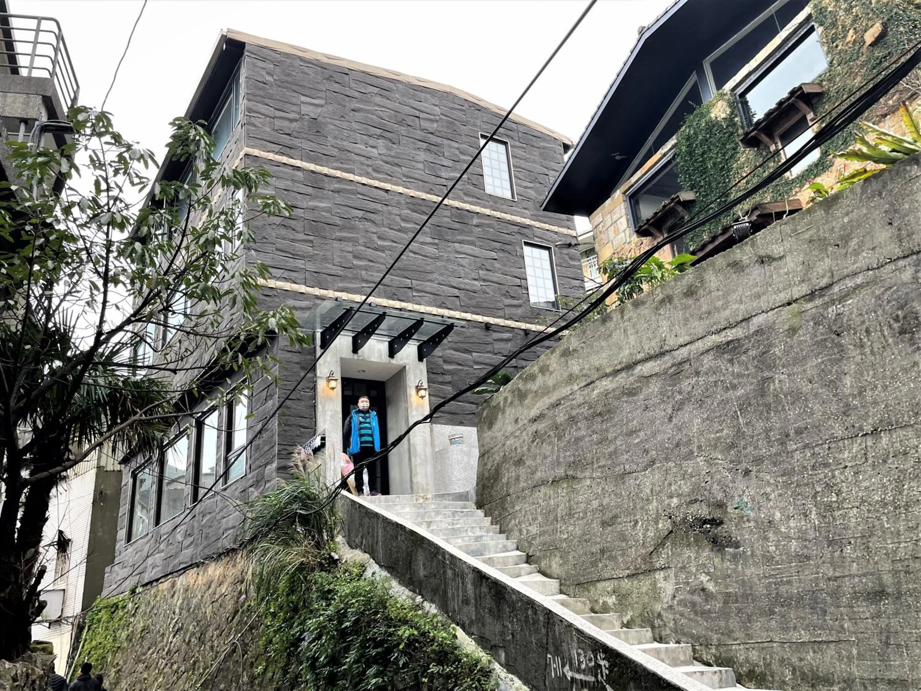 Property building in 95 Pavilion