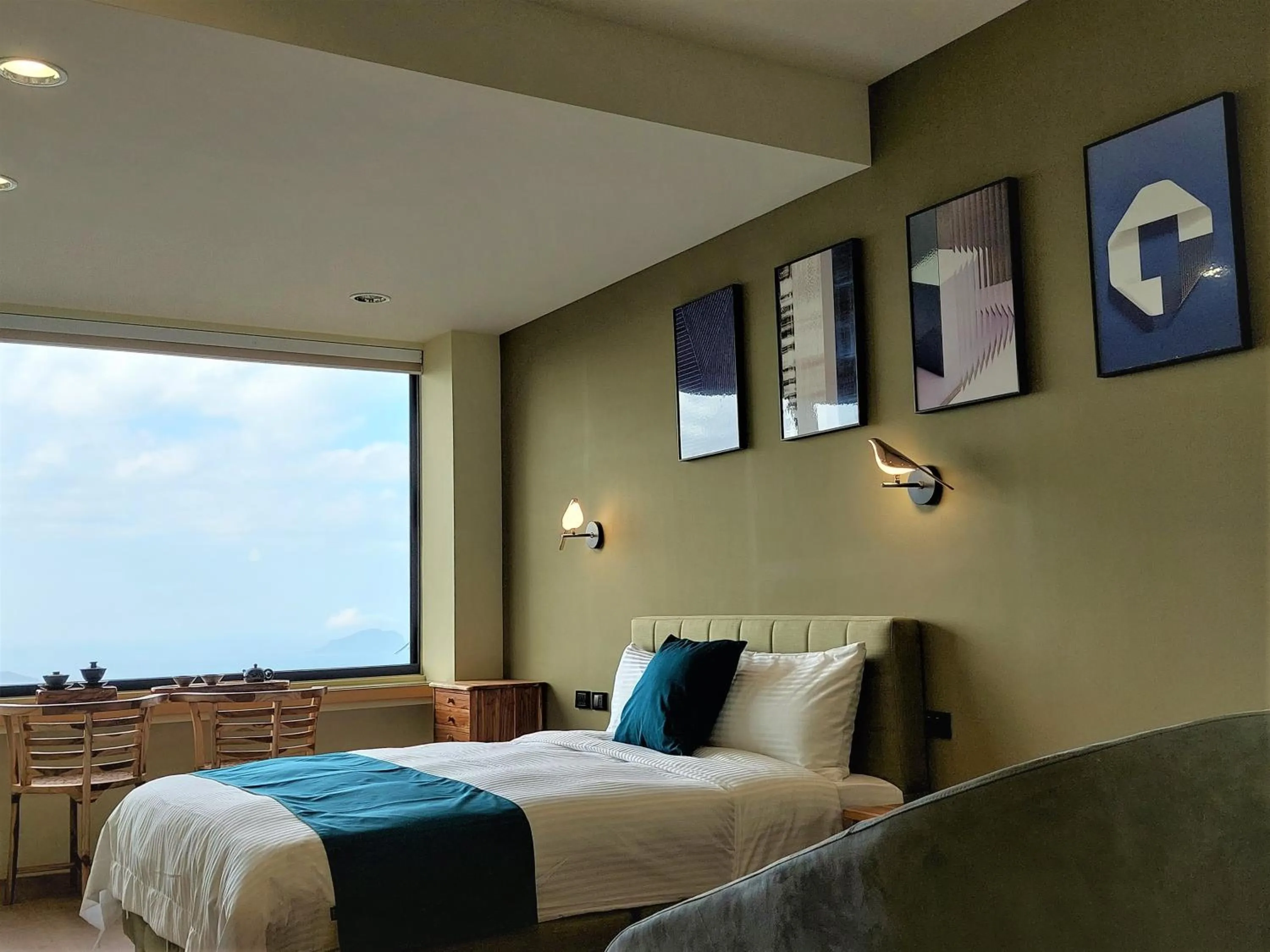 Photo of the whole room, Bed in 95 Pavilion