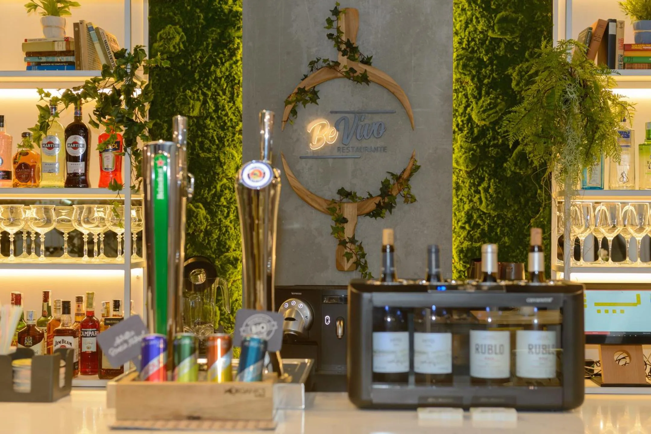 Restaurant/places to eat in Hostal Torrejón