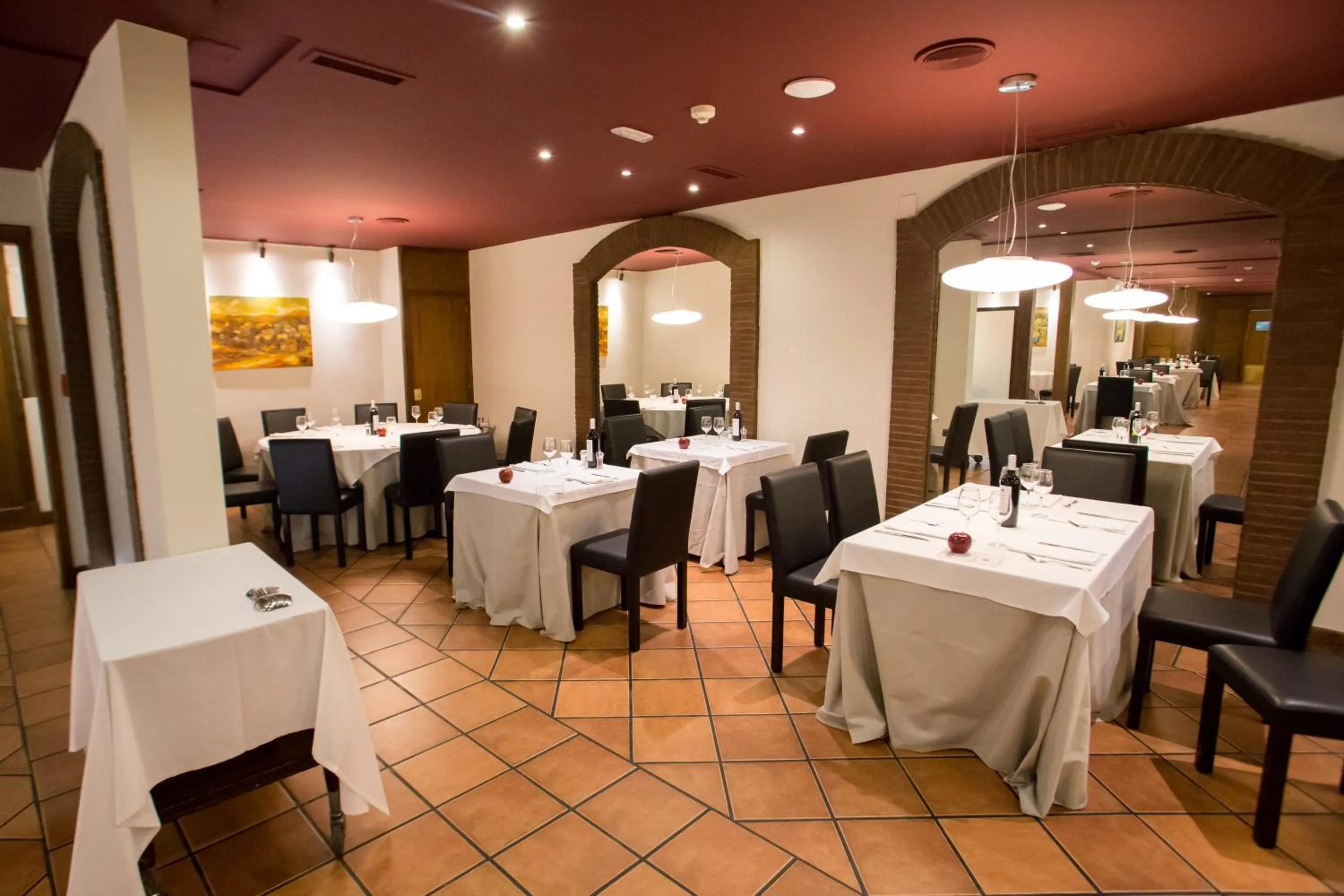 Restaurant/places to eat in Hostal Torrejón