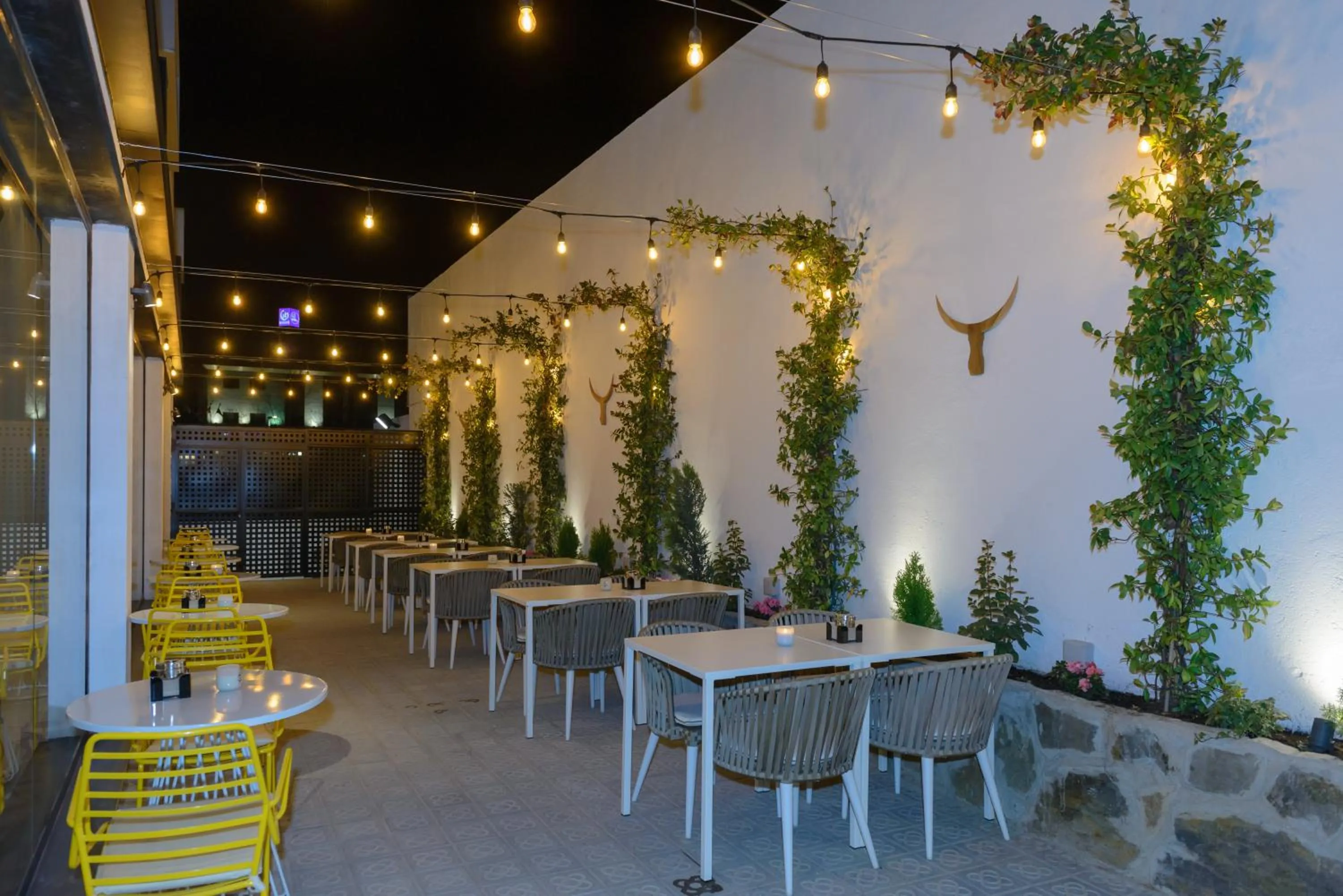 Restaurant/places to eat in Hostal Torrejón