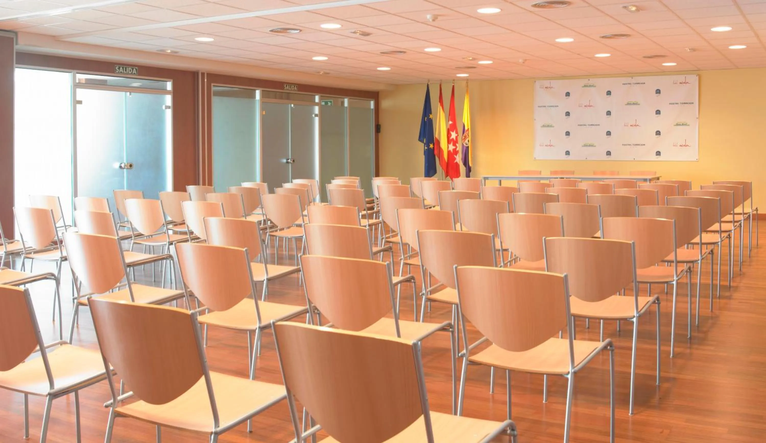 Business facilities in Hostal Torrejón