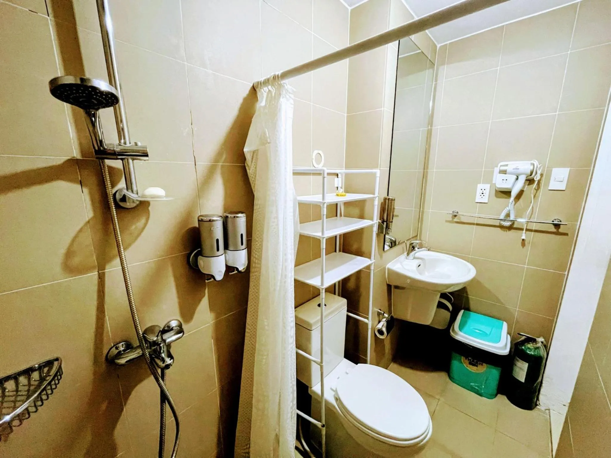 Bathroom in Acellyne's Suites at The Residences at Commonwealth by Century