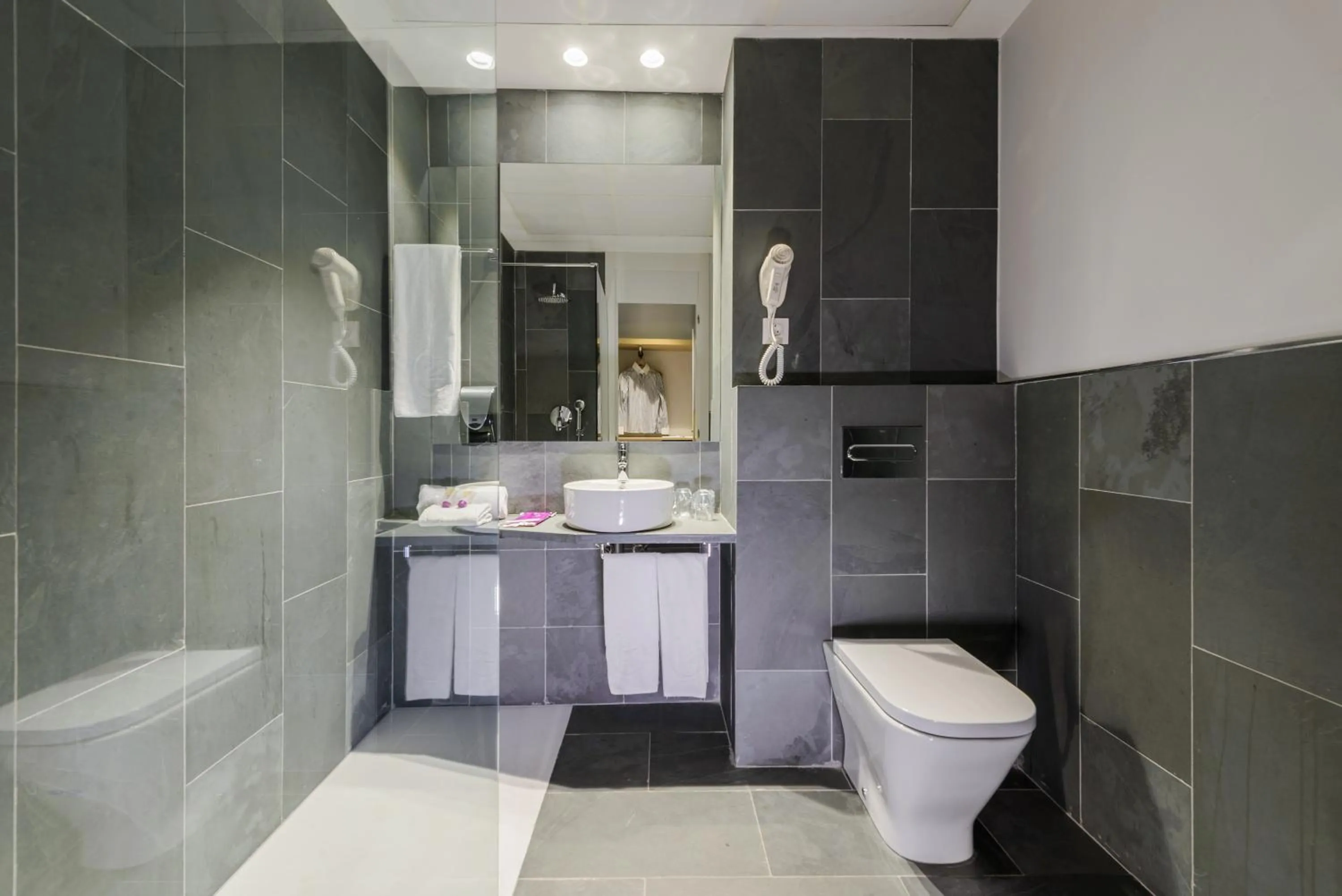 Shower in Hotel Aida