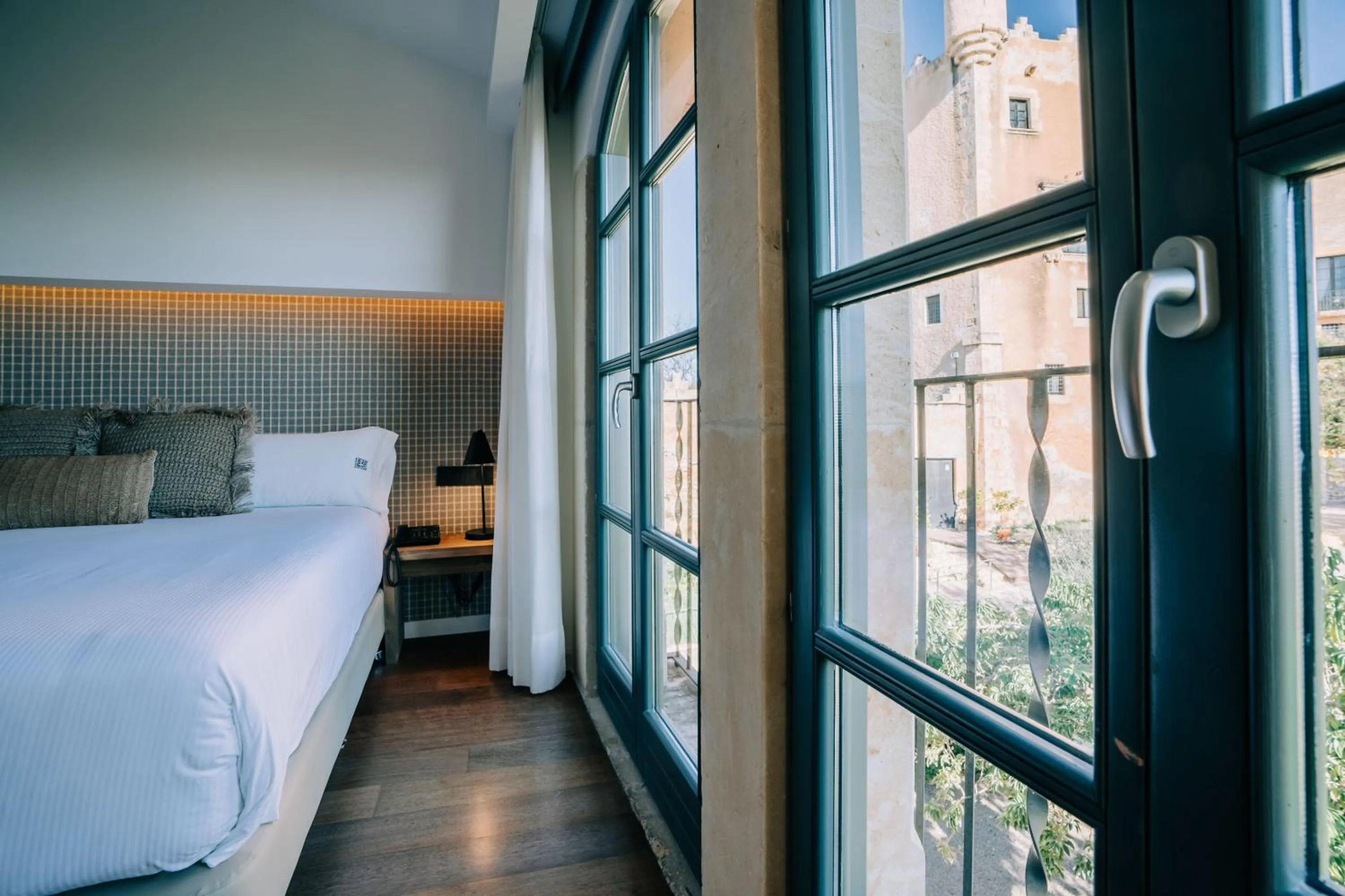 Photo of the whole room, Bed in Gran Claustre Boutique Hotel