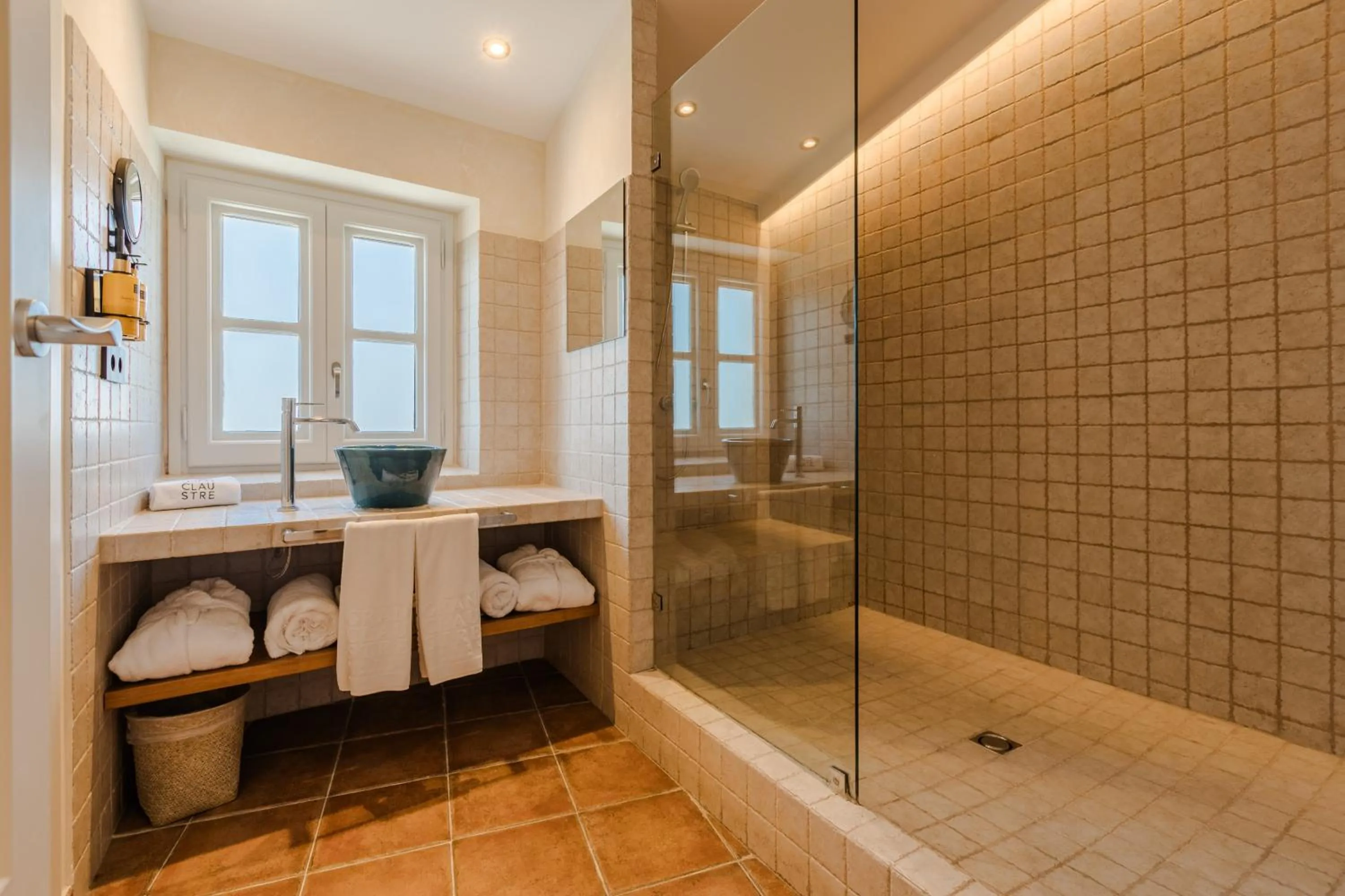 Bathroom in Gran Claustre Boutique Hotel