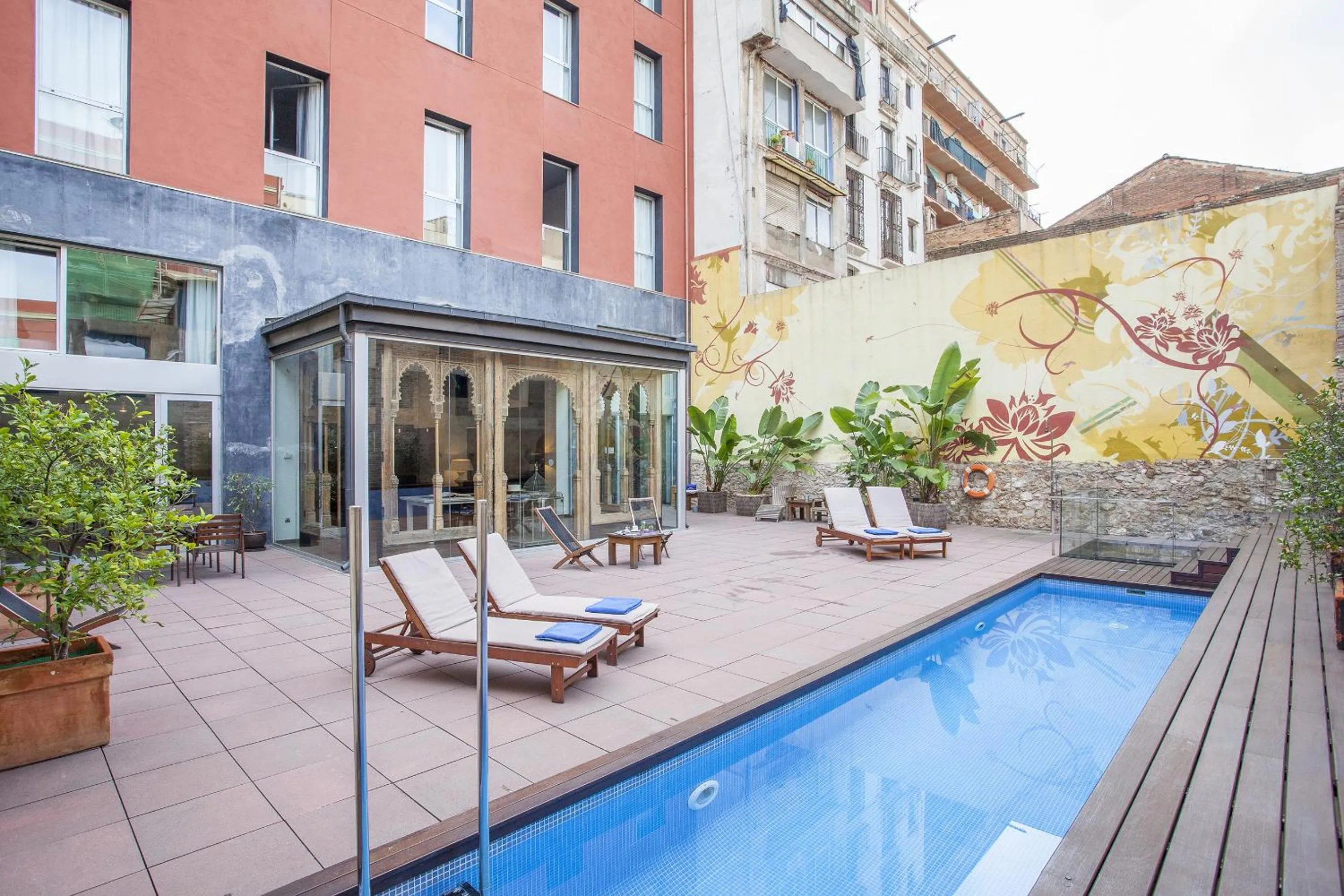 Swimming pool in Onix Liceo