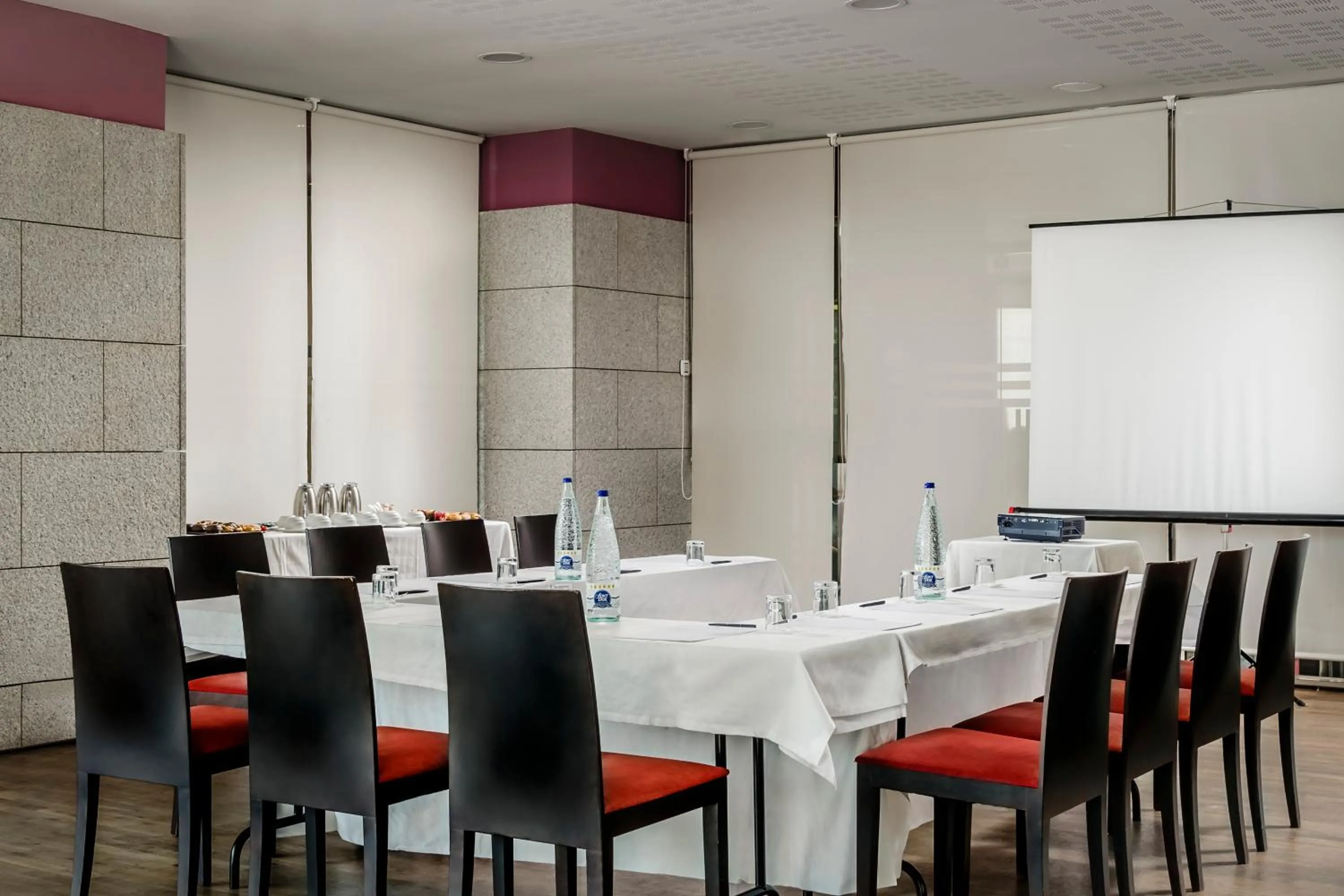 TV and multimedia in Eurostars Reina Felicia