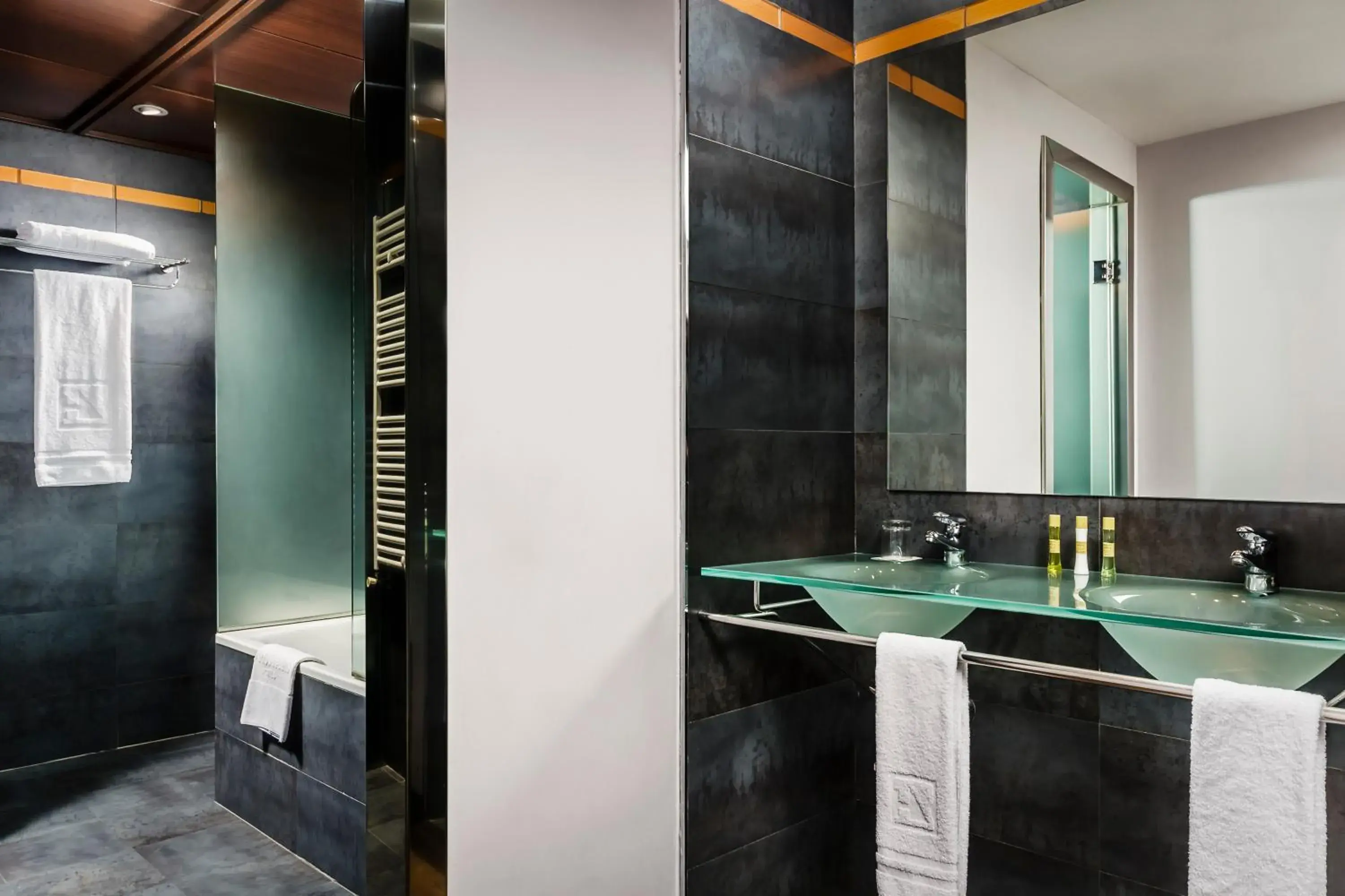 Standard Twin Room in Eurostars Reina Felicia Standard Twin Room in Eurostars Reina Felicia