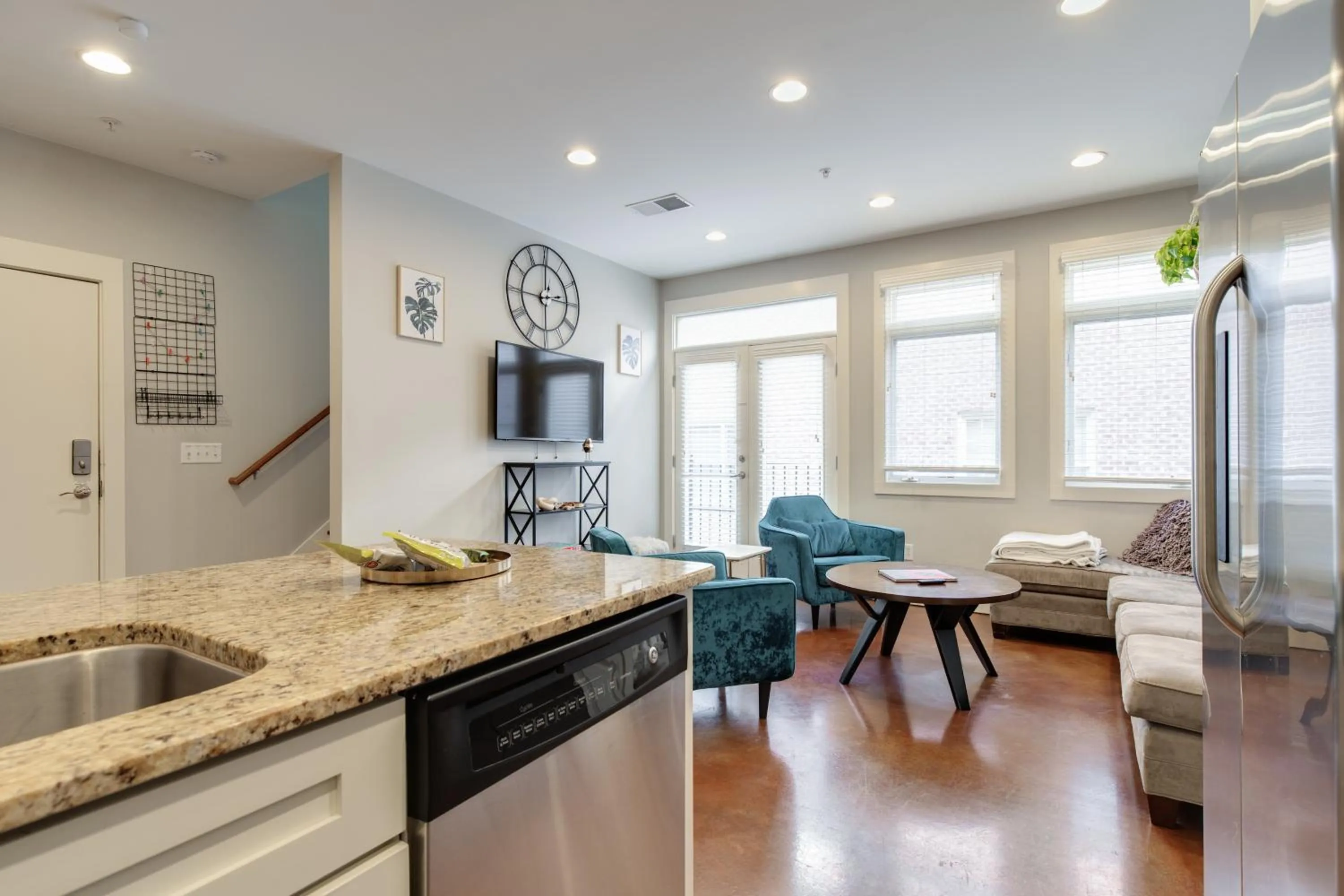 Kitchen or kitchenette in Stunning West end Condo - close to everything Nashville has to offer!
