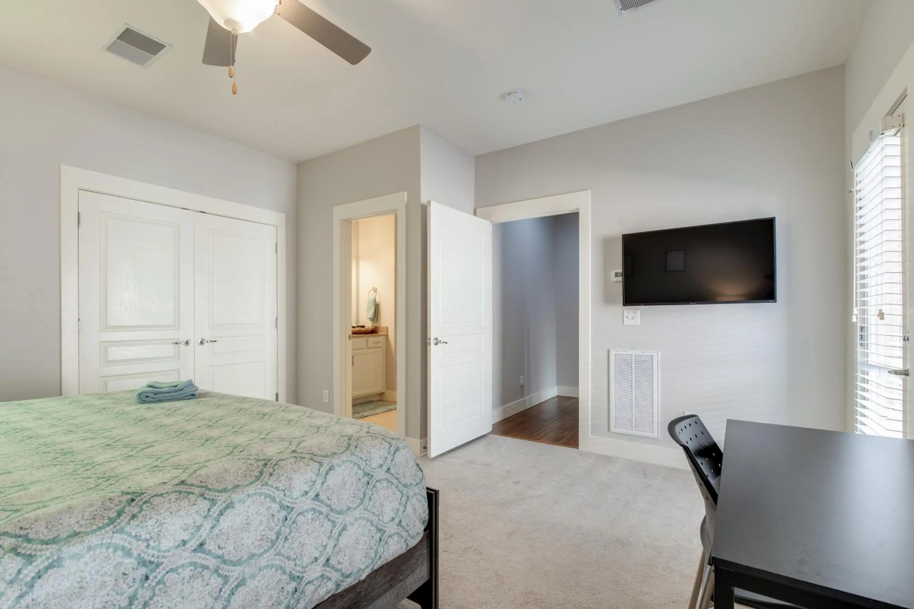 Bed in Stunning West end Condo - close to everything Nashville has to offer!