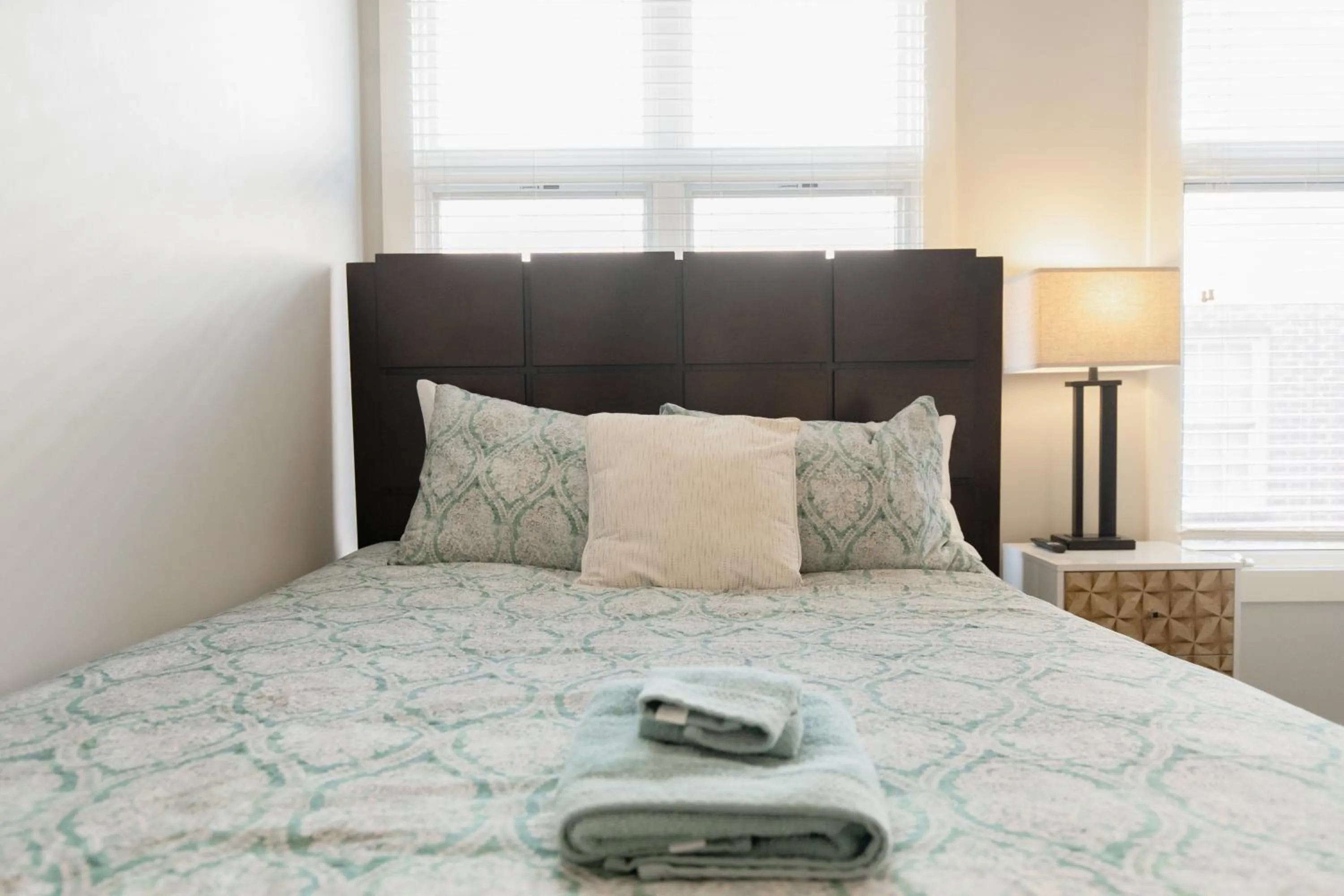 Bed in Stunning West end Condo - close to everything Nashville has to offer!